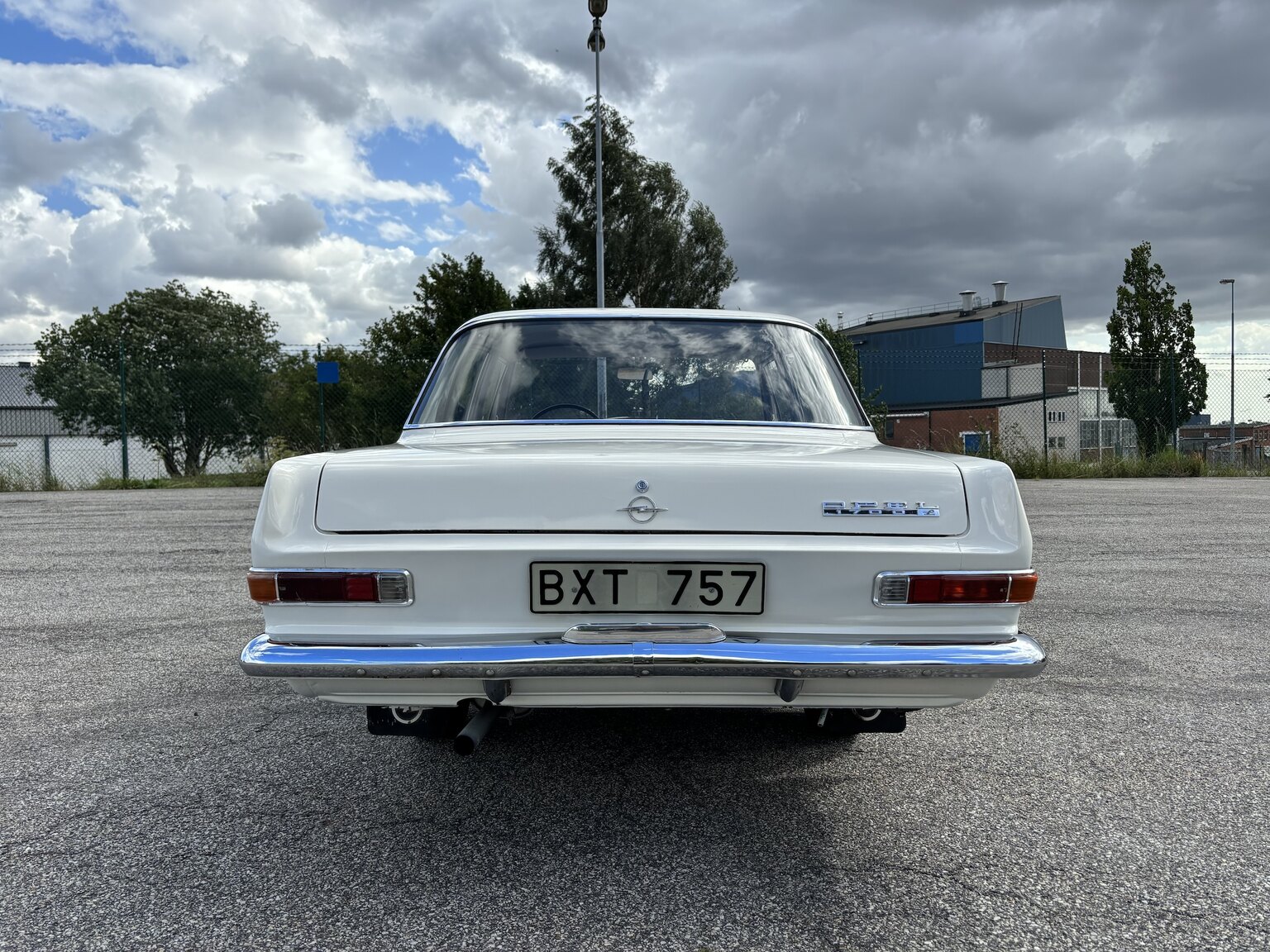 Aussenfoto 1965 Opel Record Deluxe