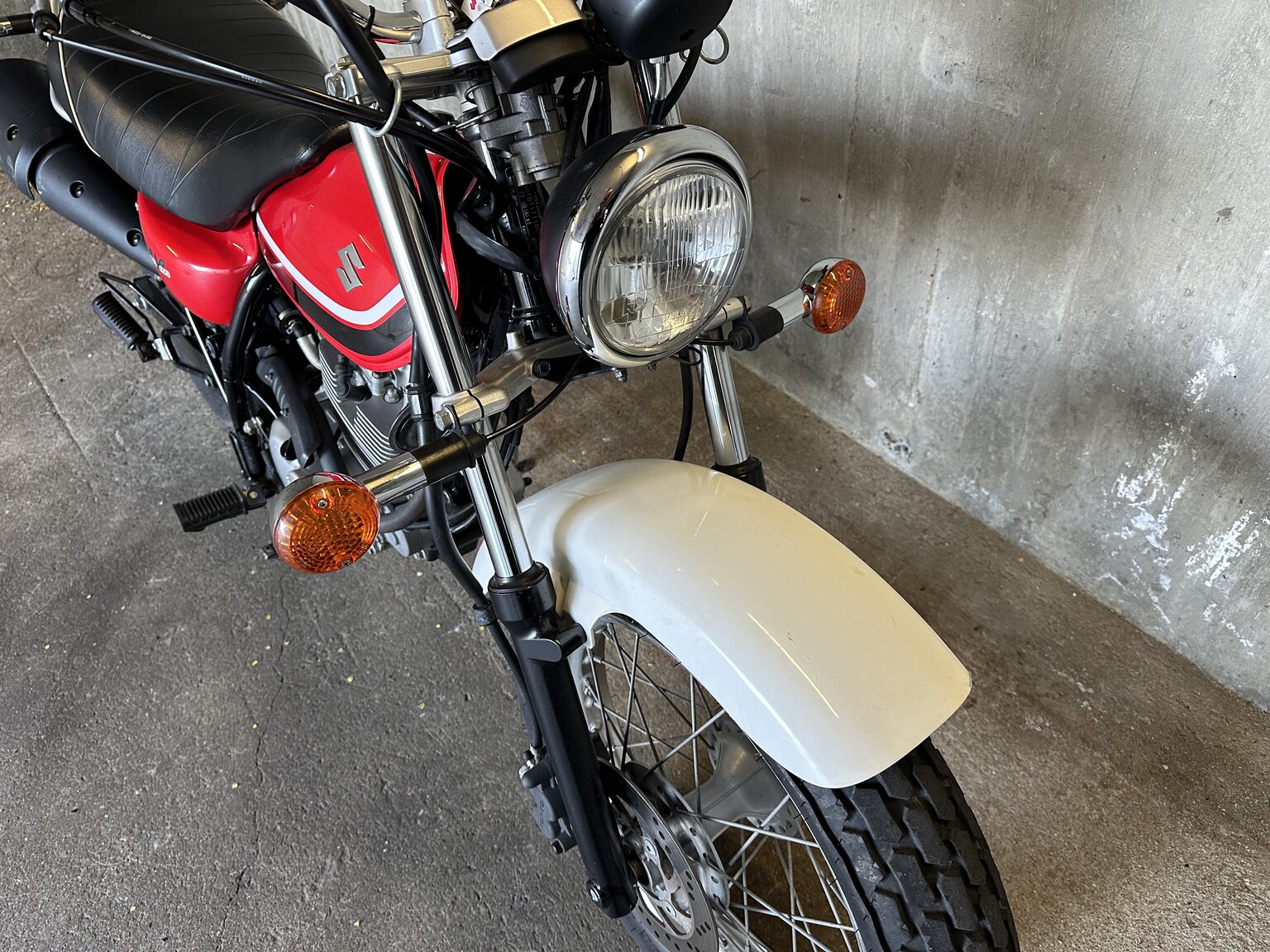 Exterior image of 2013 Suzuki RV125 Van Van