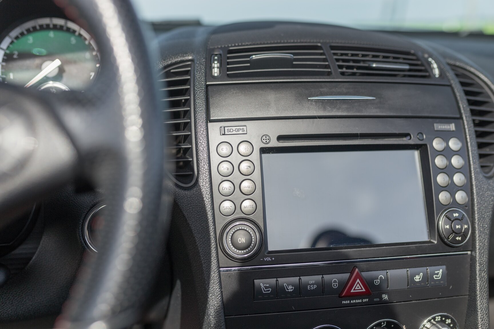 Innenraumfoto von 2010 Mercedes-Benz SLK 200 Kompressor (16)