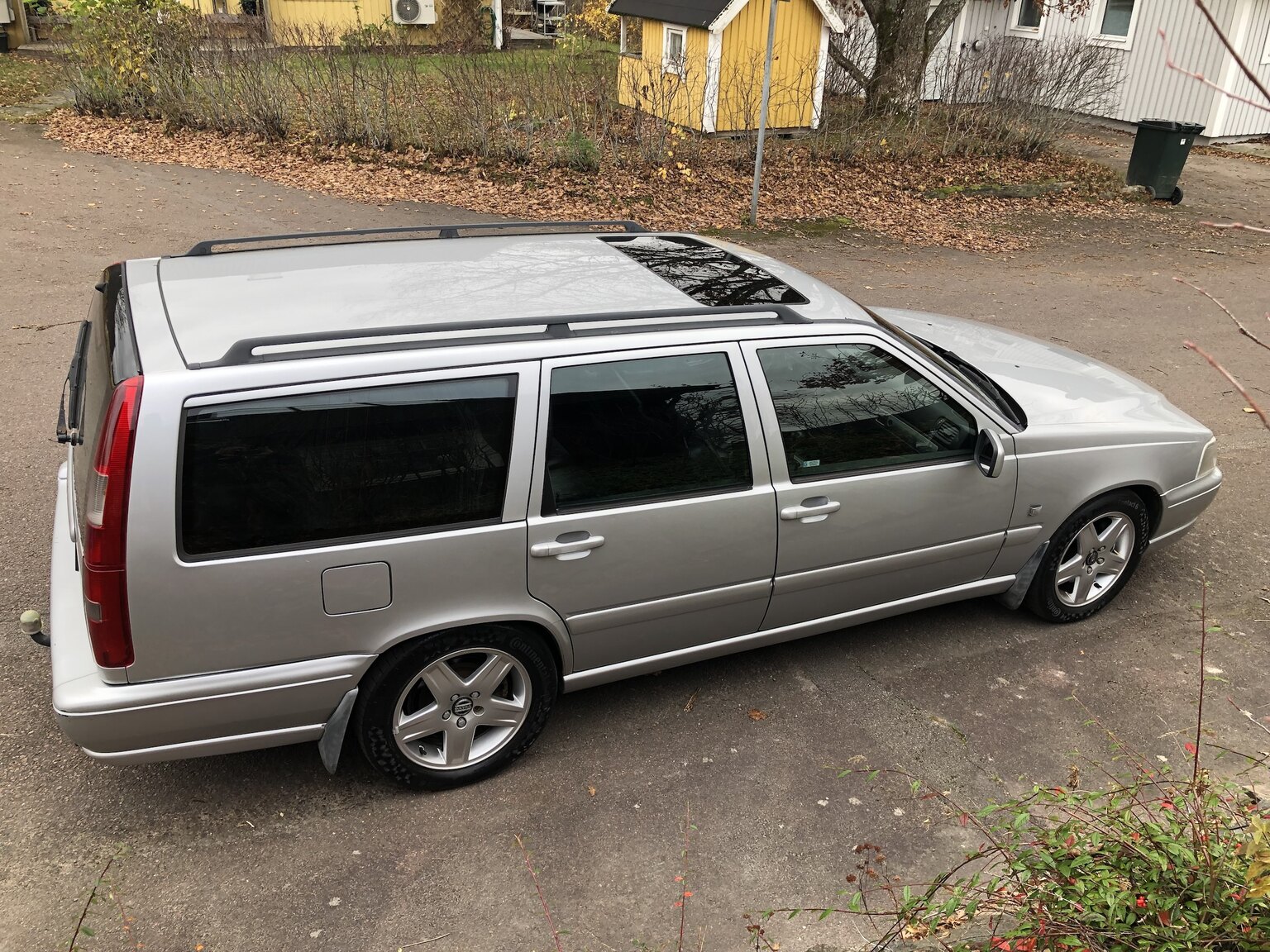 Exteriörbild på 1998 Volvo V70 R AWD