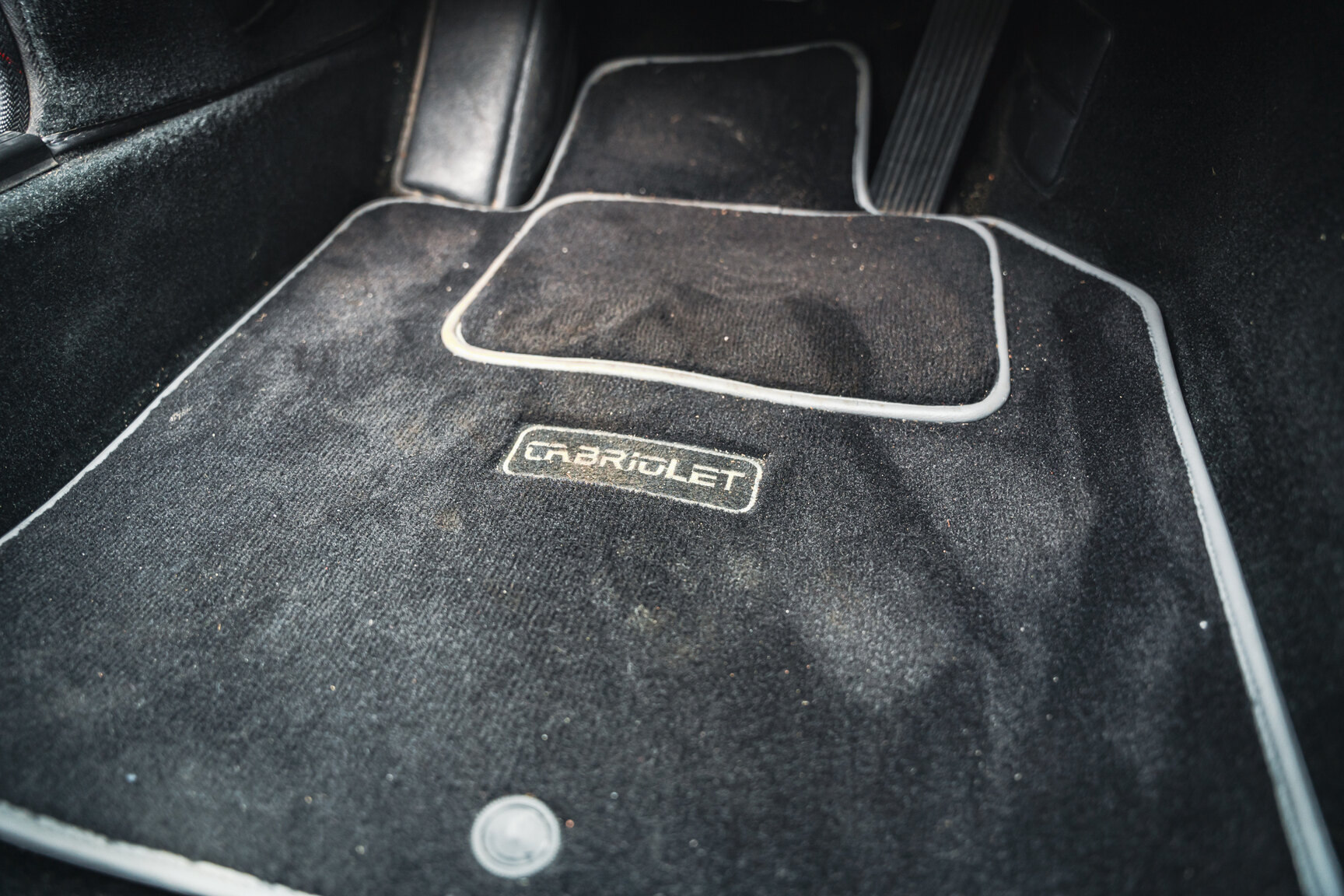 Interior image of 1990 Porsche 944 Turbo