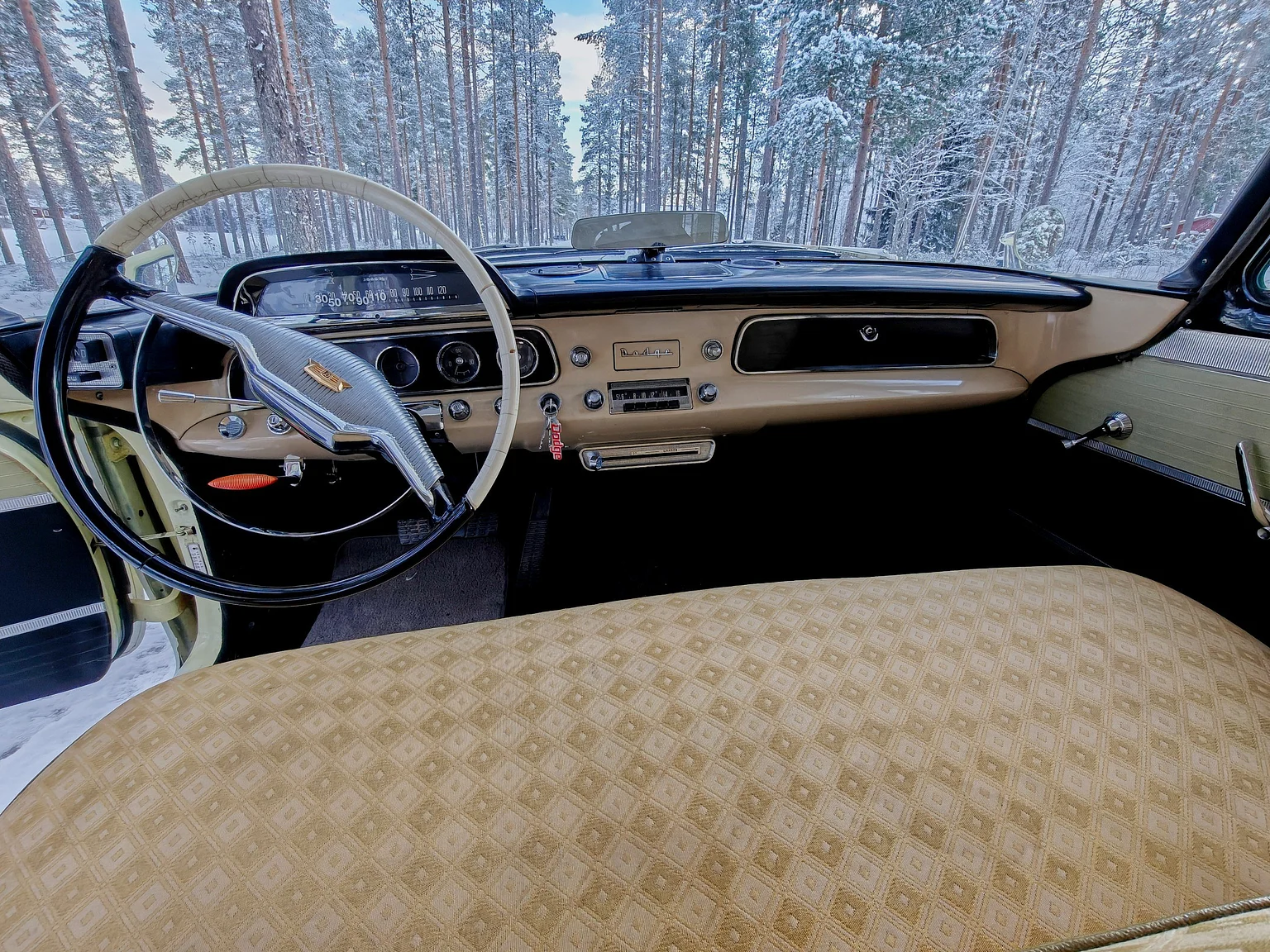 Interiörbild 1957 Dodge Royal (17)