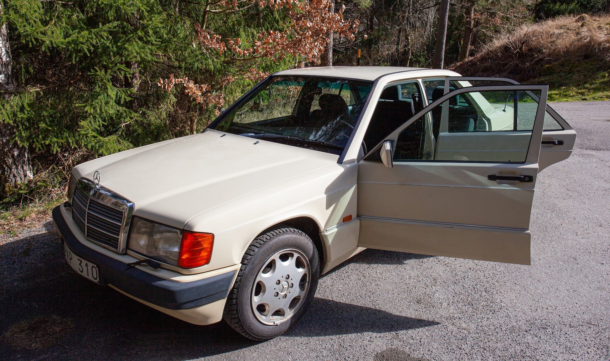 Exteriörbild på 1993 Mercedes-Benz 190 E 2.0