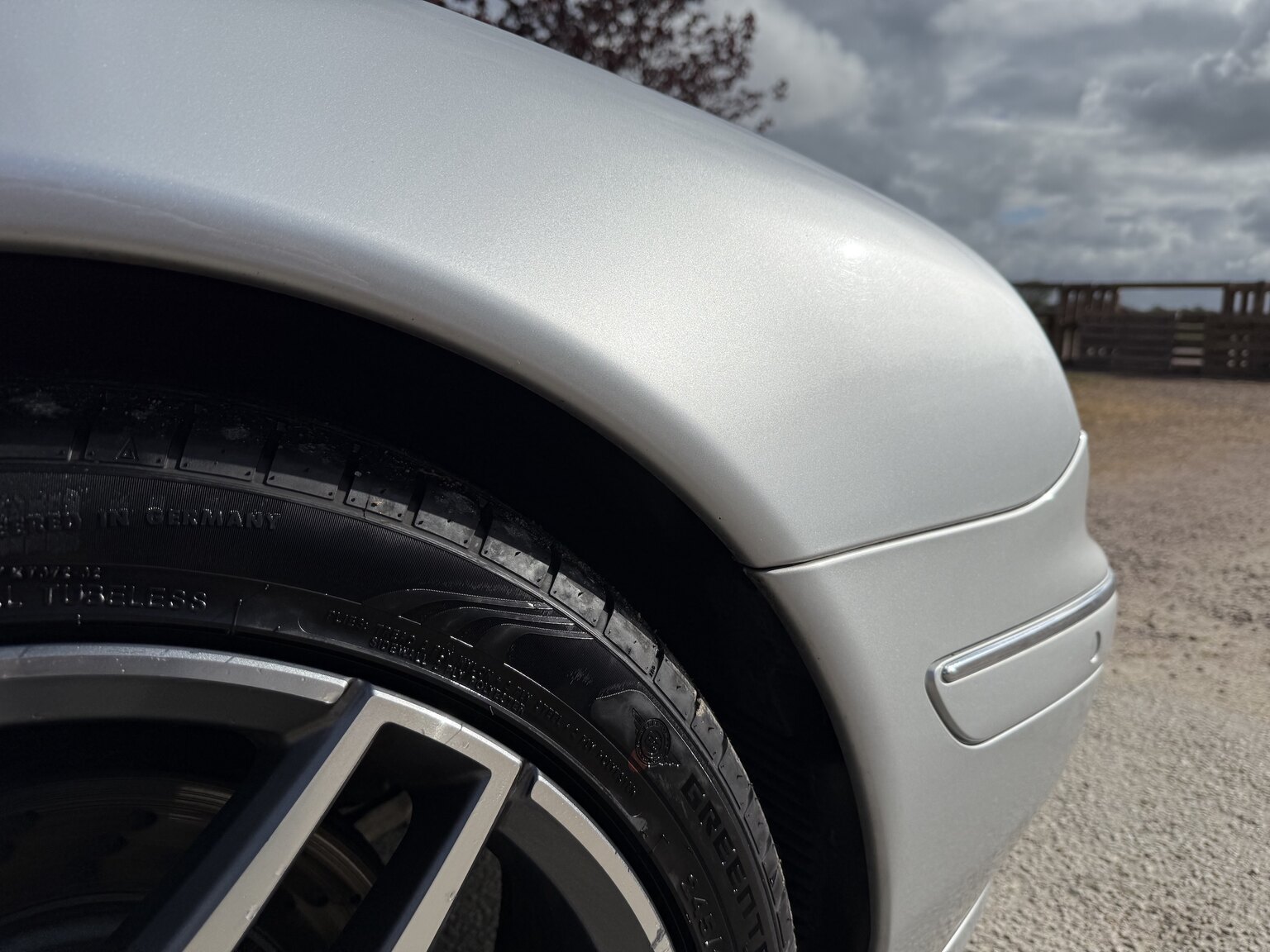 Exterior image of 2000 Mercedes-Benz CL 500