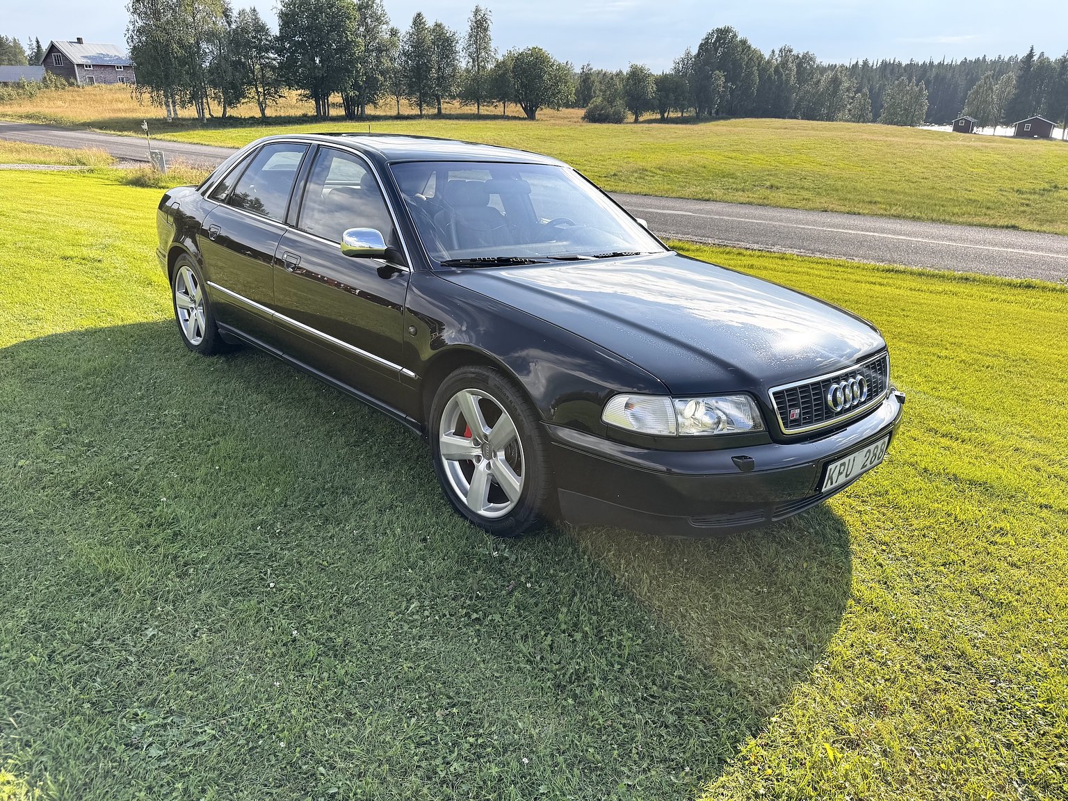 Exteriörbild på 1999 Audi S8 4.2 Quattro