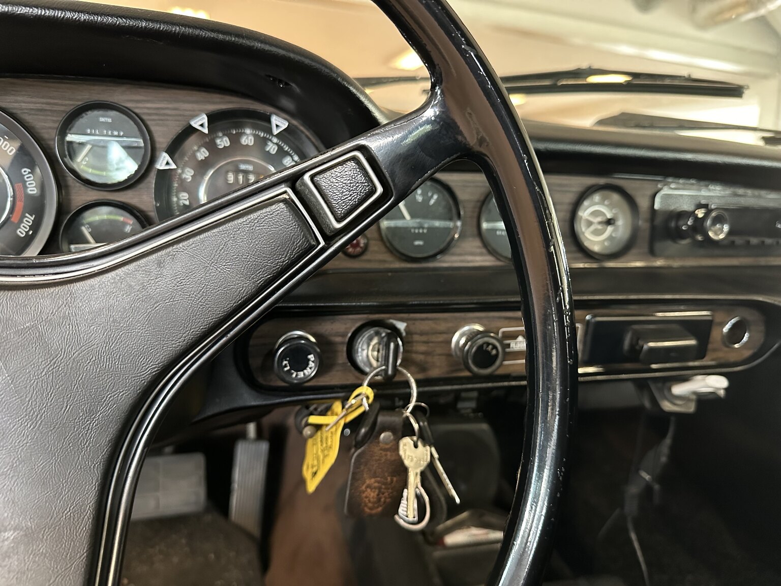 Interior image of 1973 Volvo 1800 ES (11)