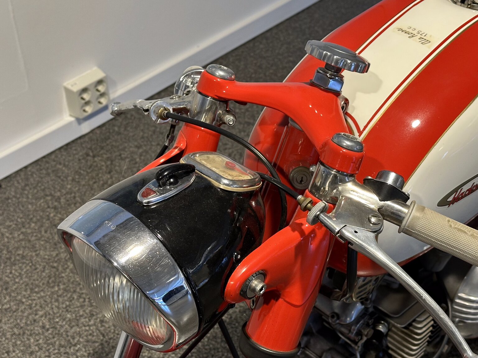 Exterior image of 1963 Aermacchi Harley-Davidson Ala Rossa