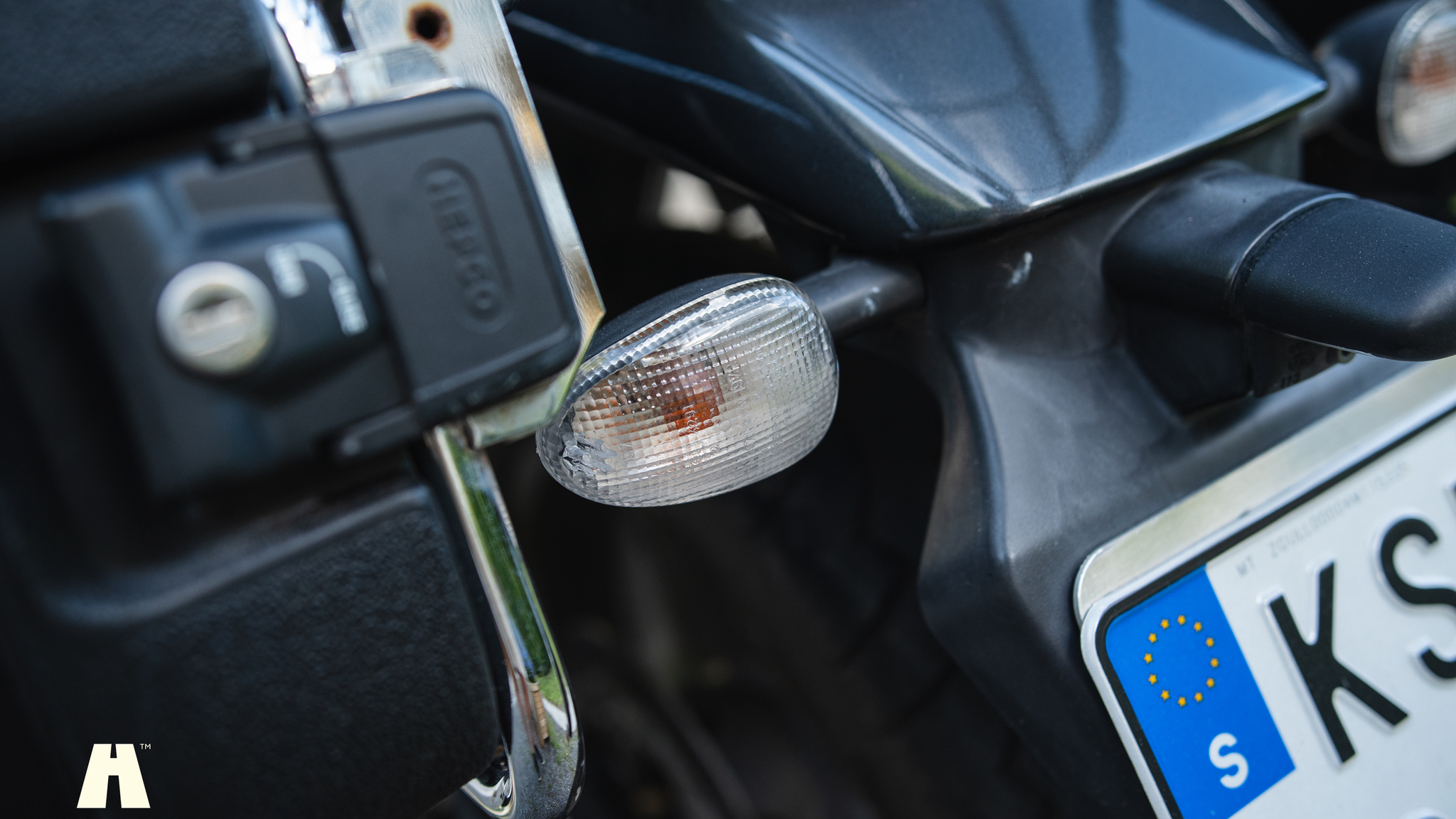 Exterior image of 2005 Moto Guzzi Breva 750i