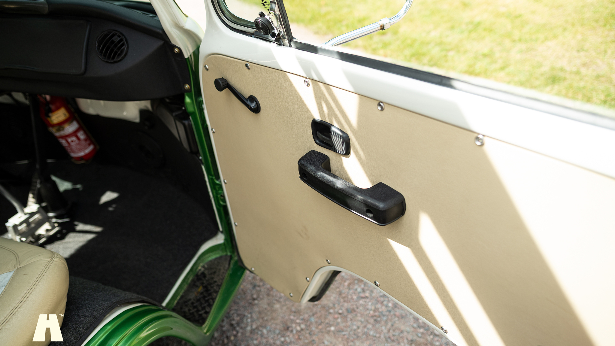Interior image of 1998 Volkswagen T2 Camper