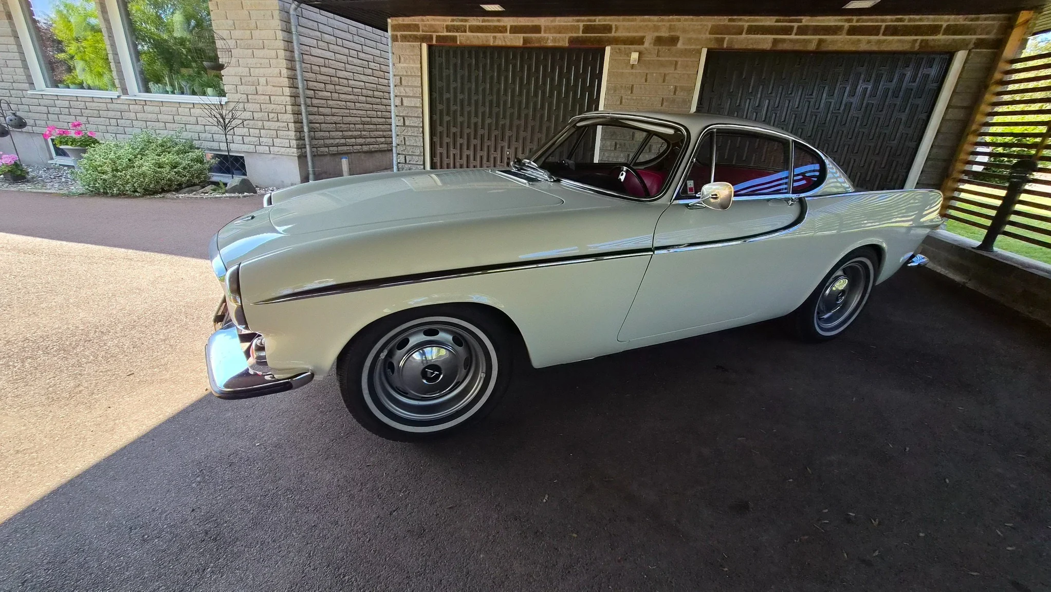 Aussenfoto 1966 Volvo P 1800S (12)