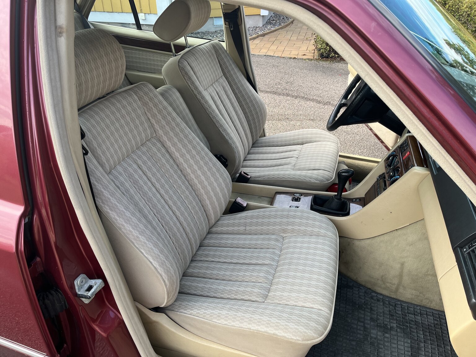 Interiörbild 1990 Mercedes-Benz 230 E