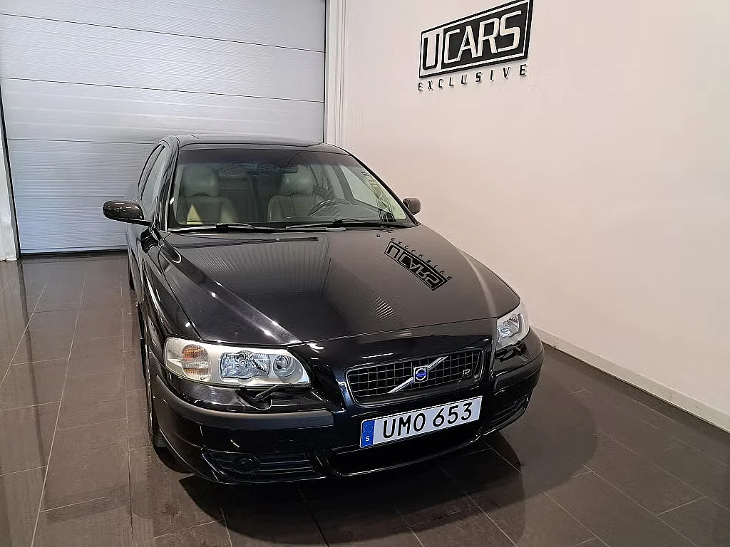 Exteriörbild på 2004 Volvo S60R (3)