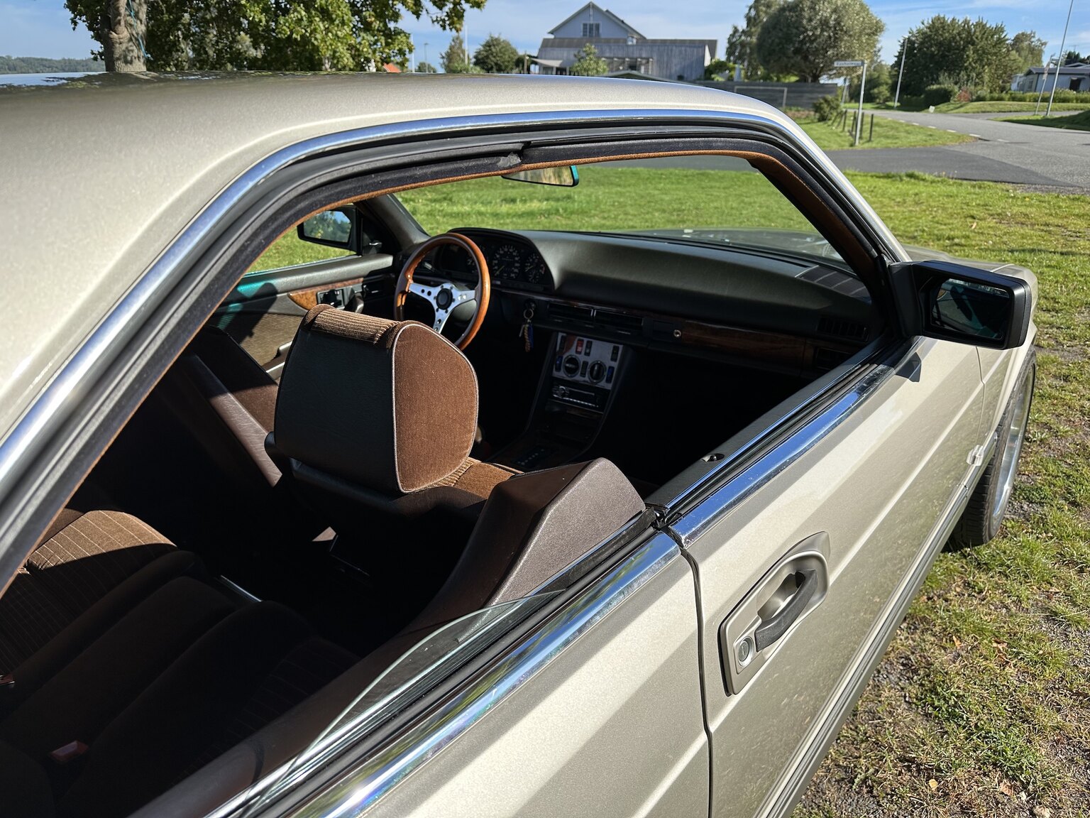 Aussenfoto 1986 Mercedes-Benz 500 SEC (68)