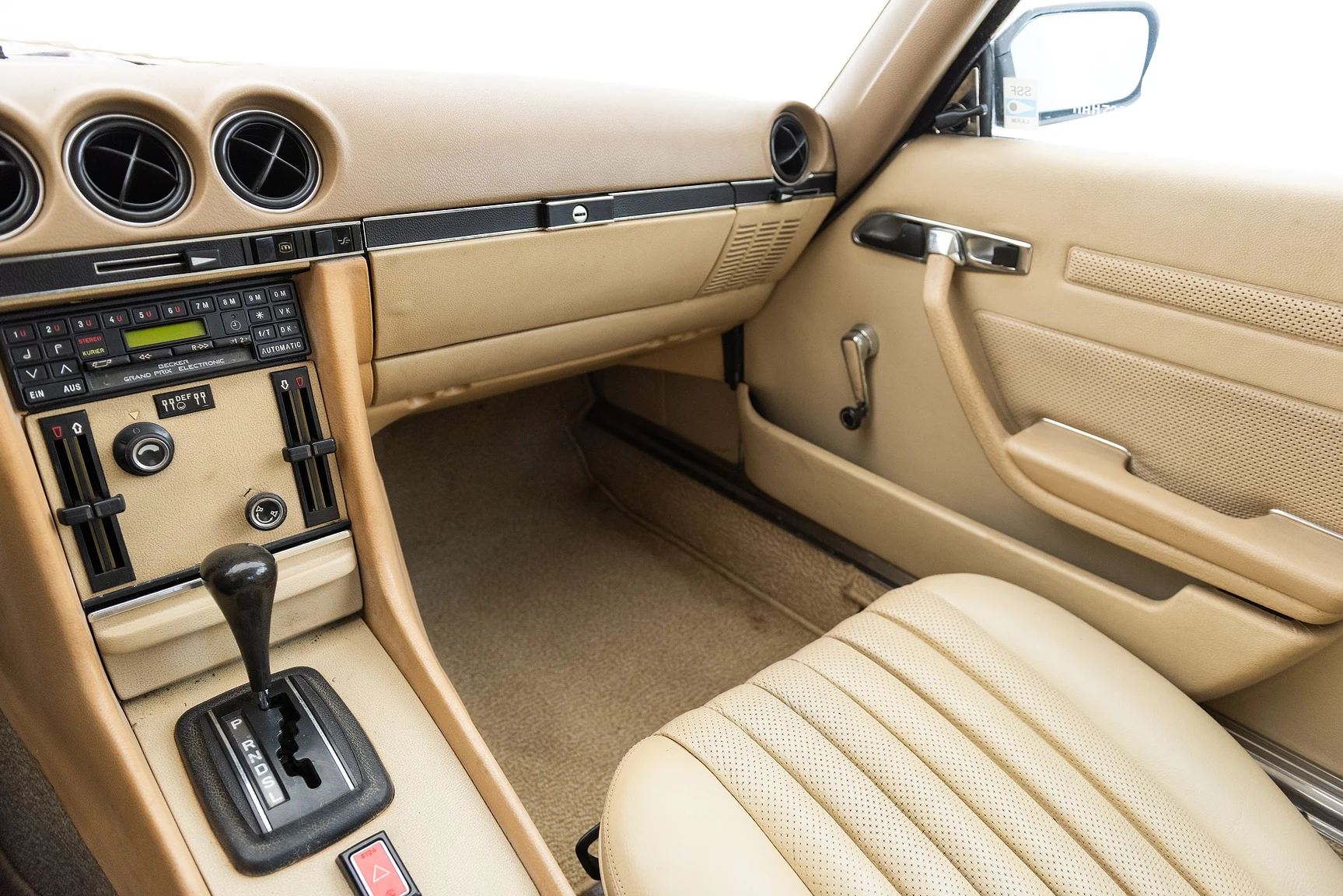 Innenraumfoto von 1975 Mercedes Benz 450 SLC (28)