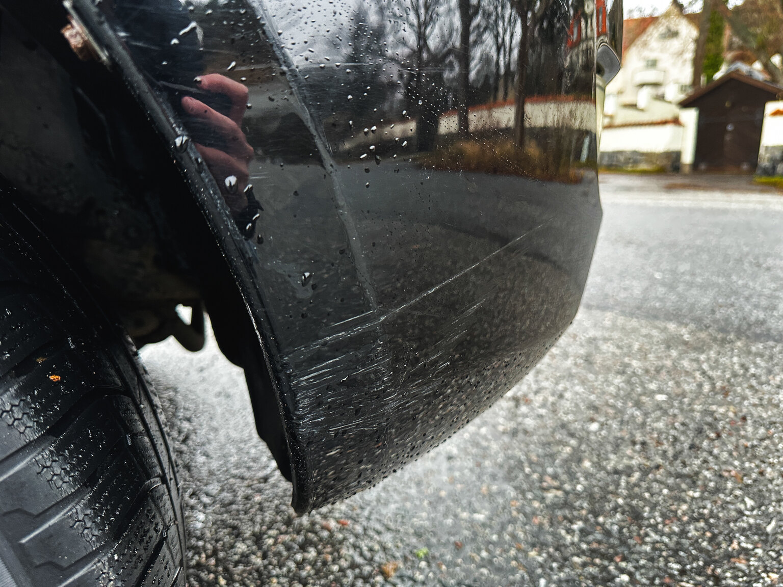 Exterior image of 2004 Toyota Land Cruiser