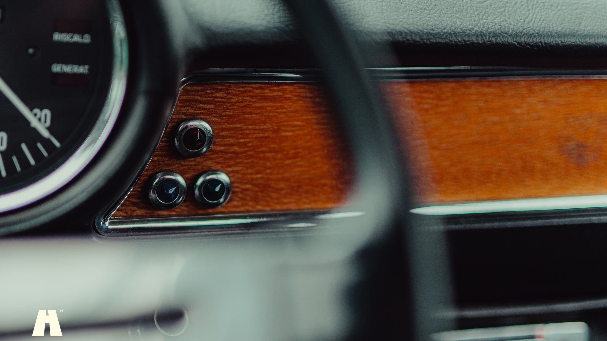 Interiörbild 1972 Alfa Romeo Giulia GT 1300 Junior