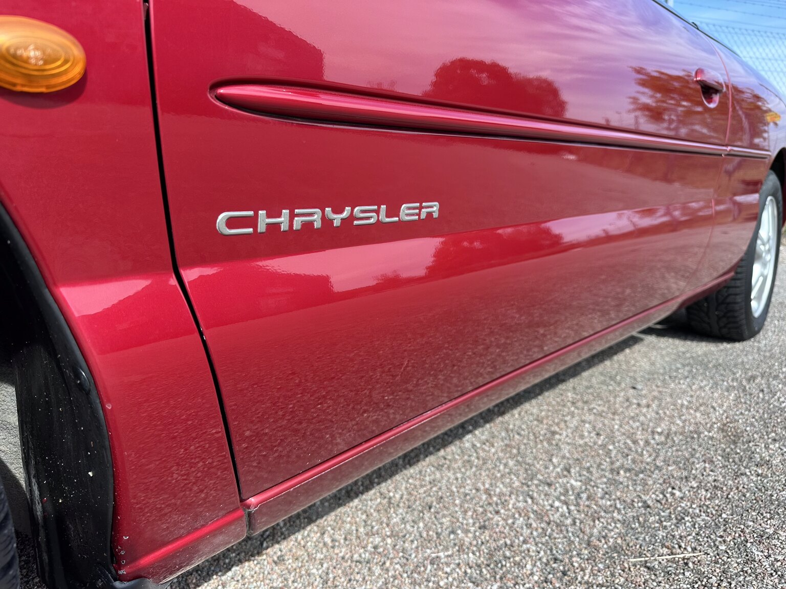 Exteriörbild på 1996 Chrysler Stratus Cabriolet