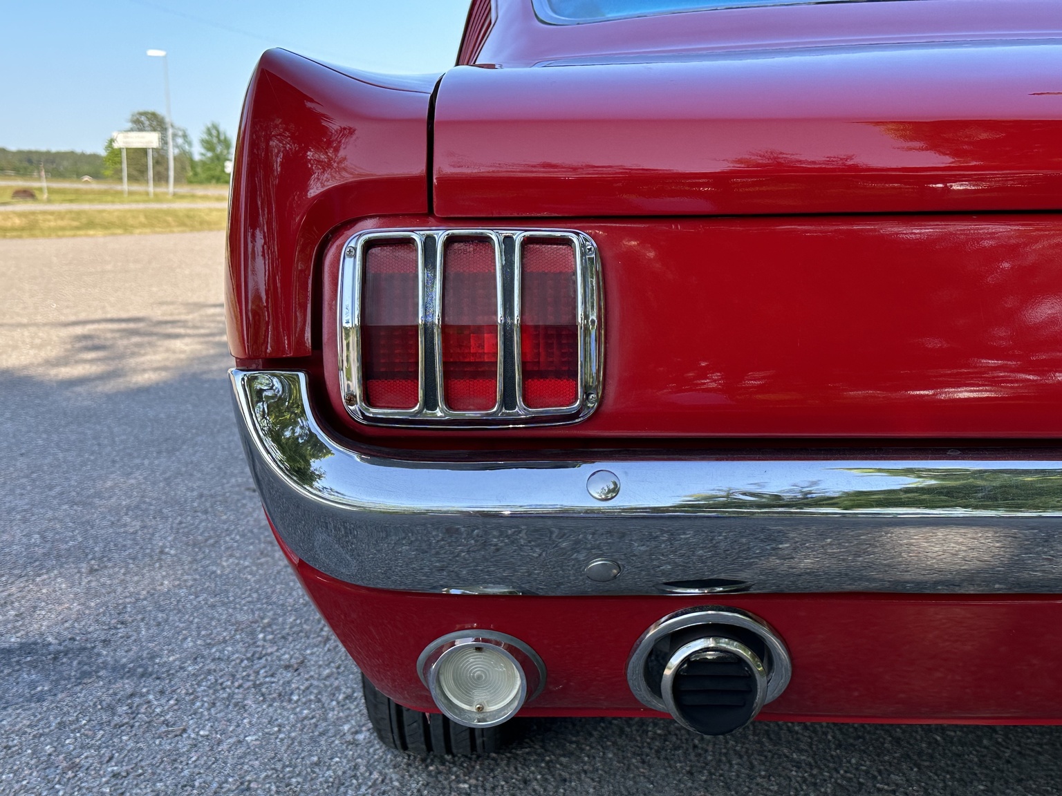 Exterior image of 1965 Ford Mustang 289 Fastback
