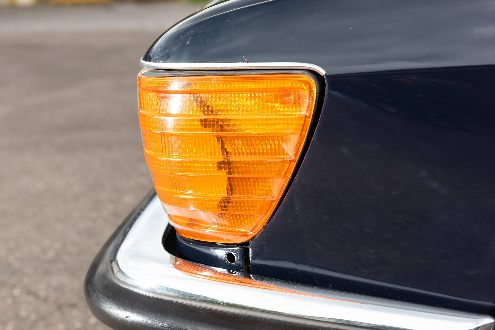 Exteriörbild på 1975 Mercedes Benz 450 SLC (35)