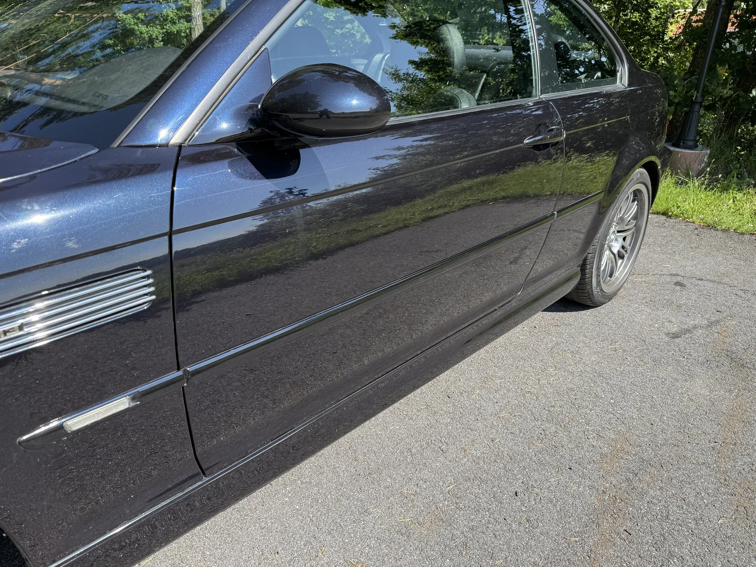 Exterior image of 2004 BMW M3 Coupé (20)