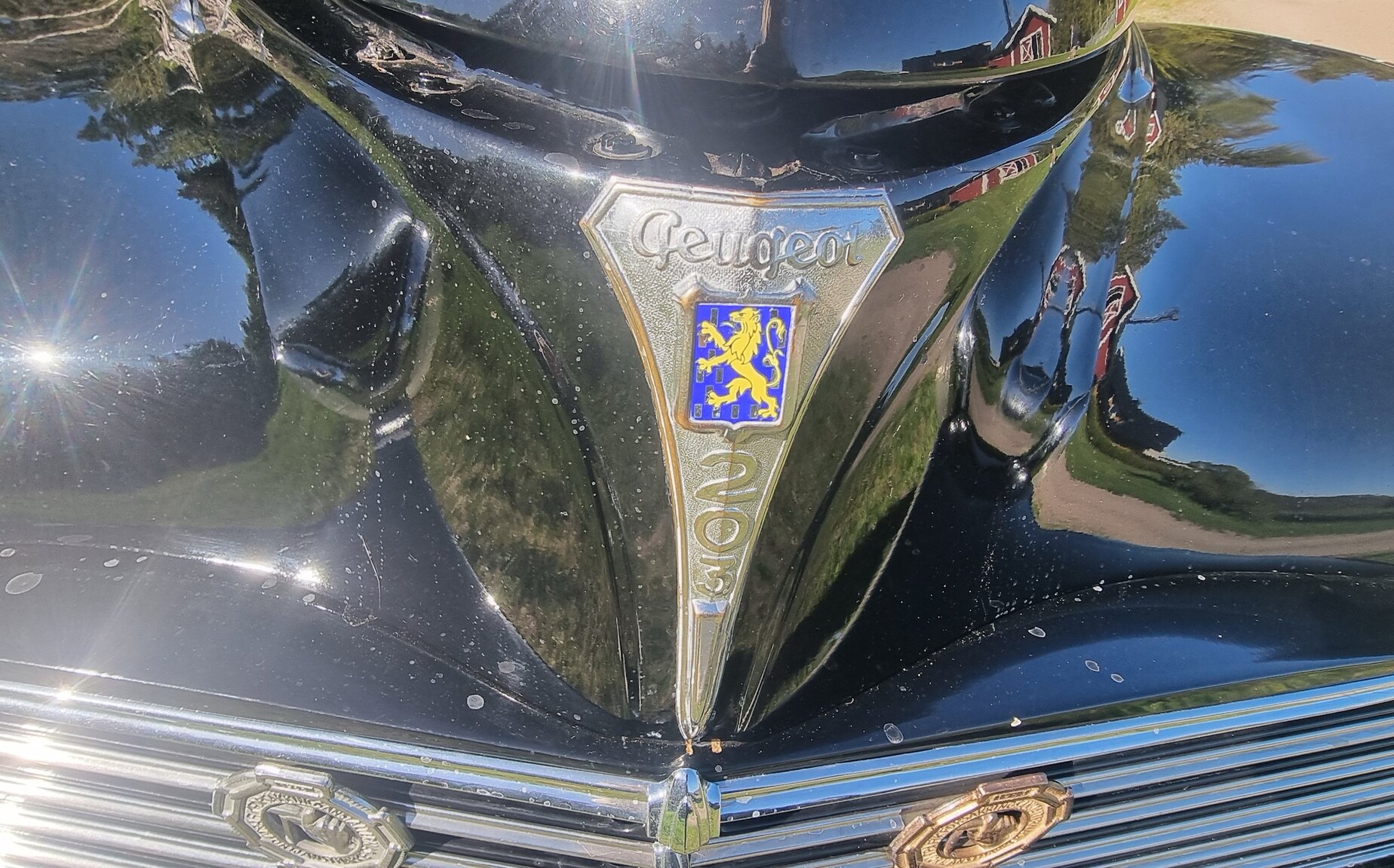 Exterior image of 1951 Peugeot 203 De Luxe