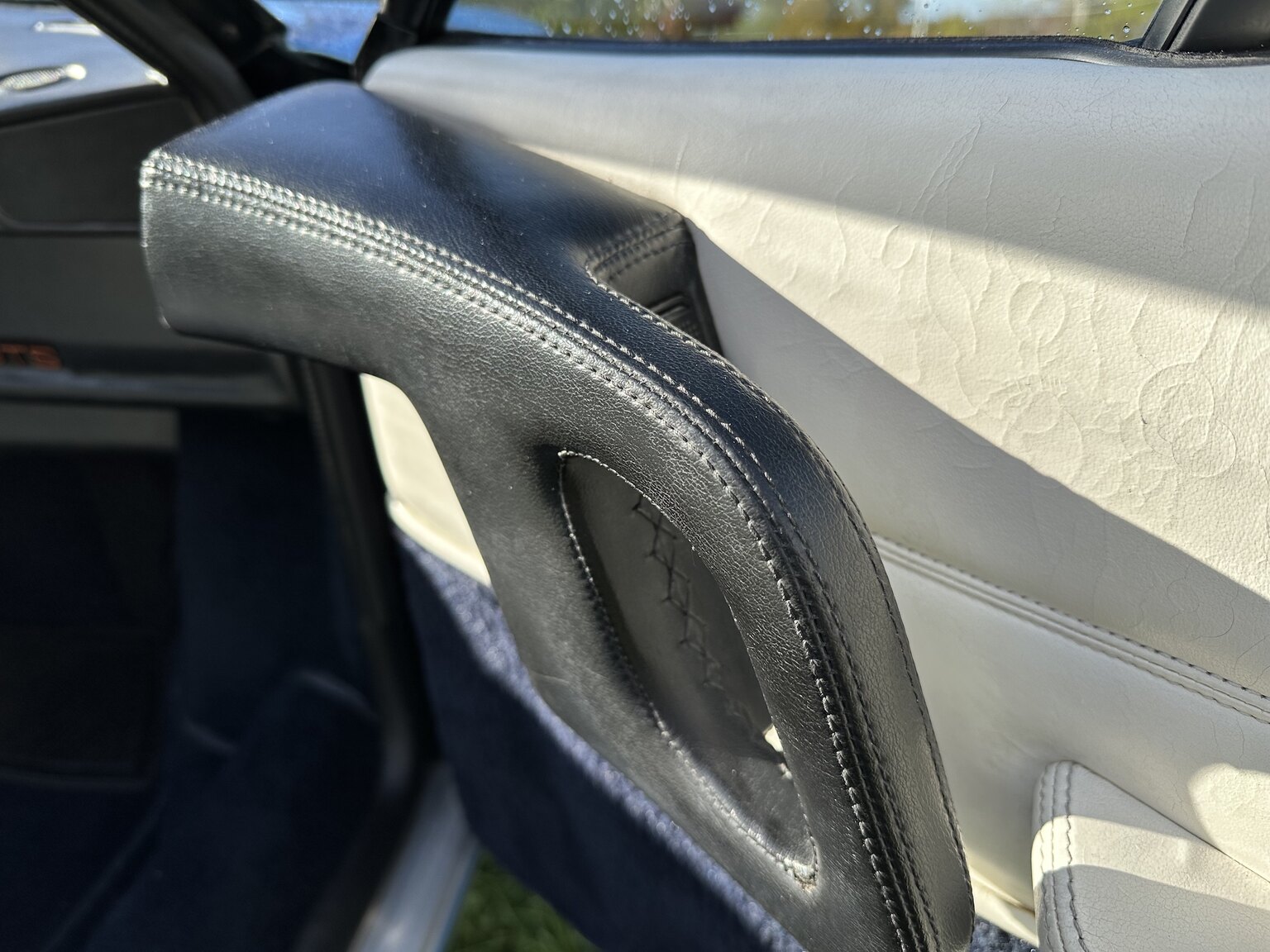 Interior image of 1986 Ferrari 328 GTS