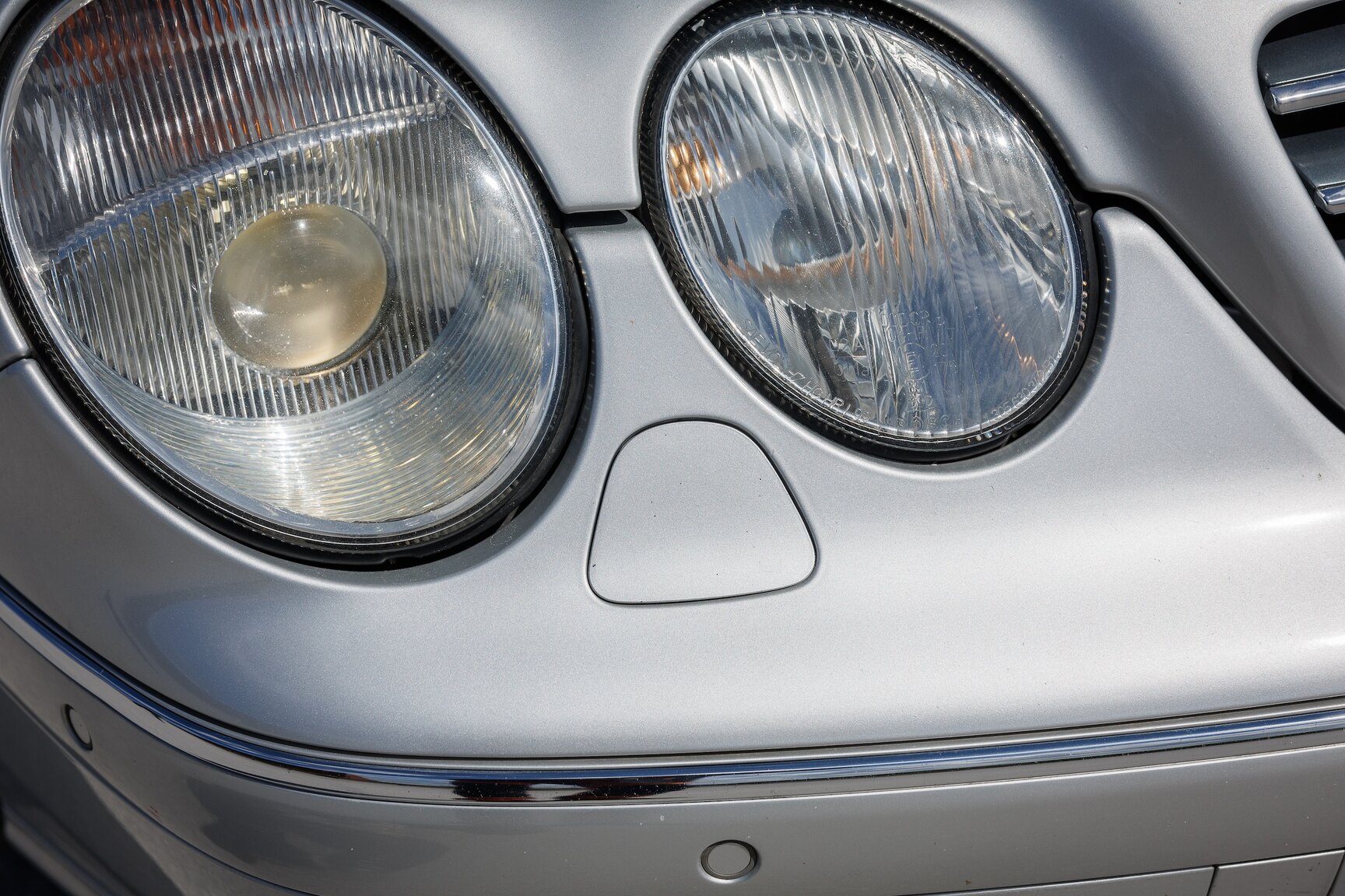 Exteriörbild på 2000 Mercedes-Benz CL600