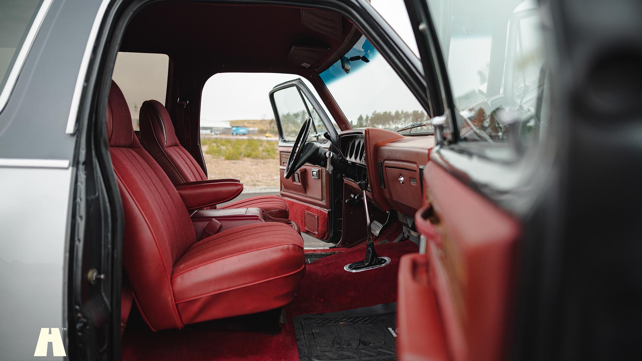 Interior image of 1986 Dodge Ramcharger