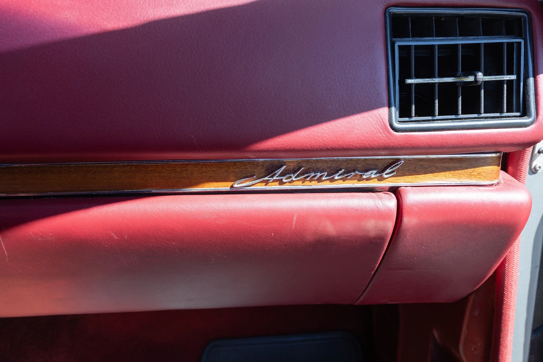 Interior image of 1970 Opel Admiral Admiral (110)