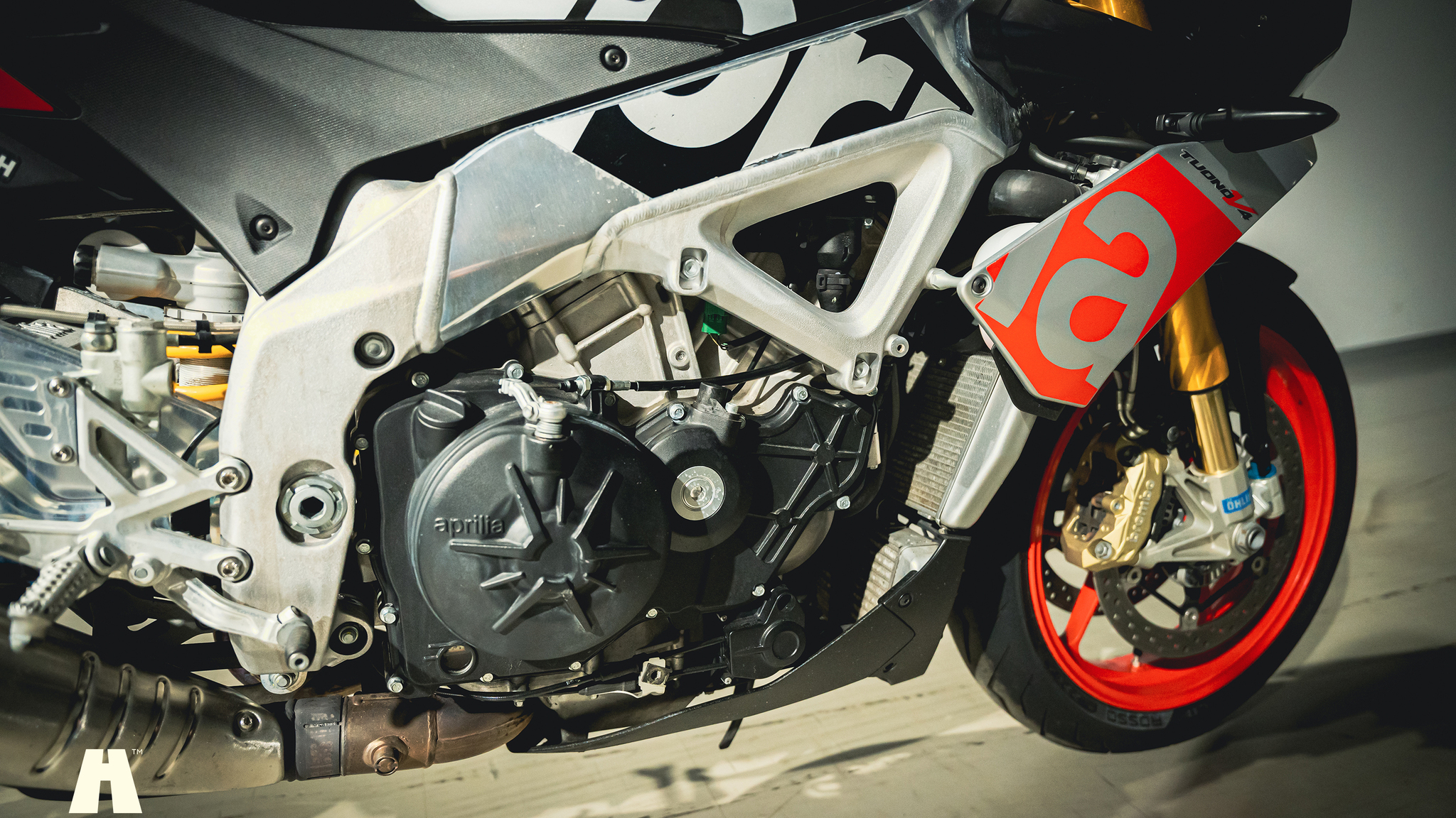 Image of 2016 Aprilia Tuono V4 Factory mechanics