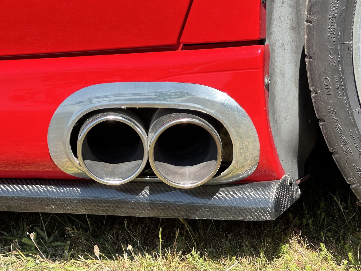 Exterior image of 2004 Dodge Viper SRT-10 (25)
