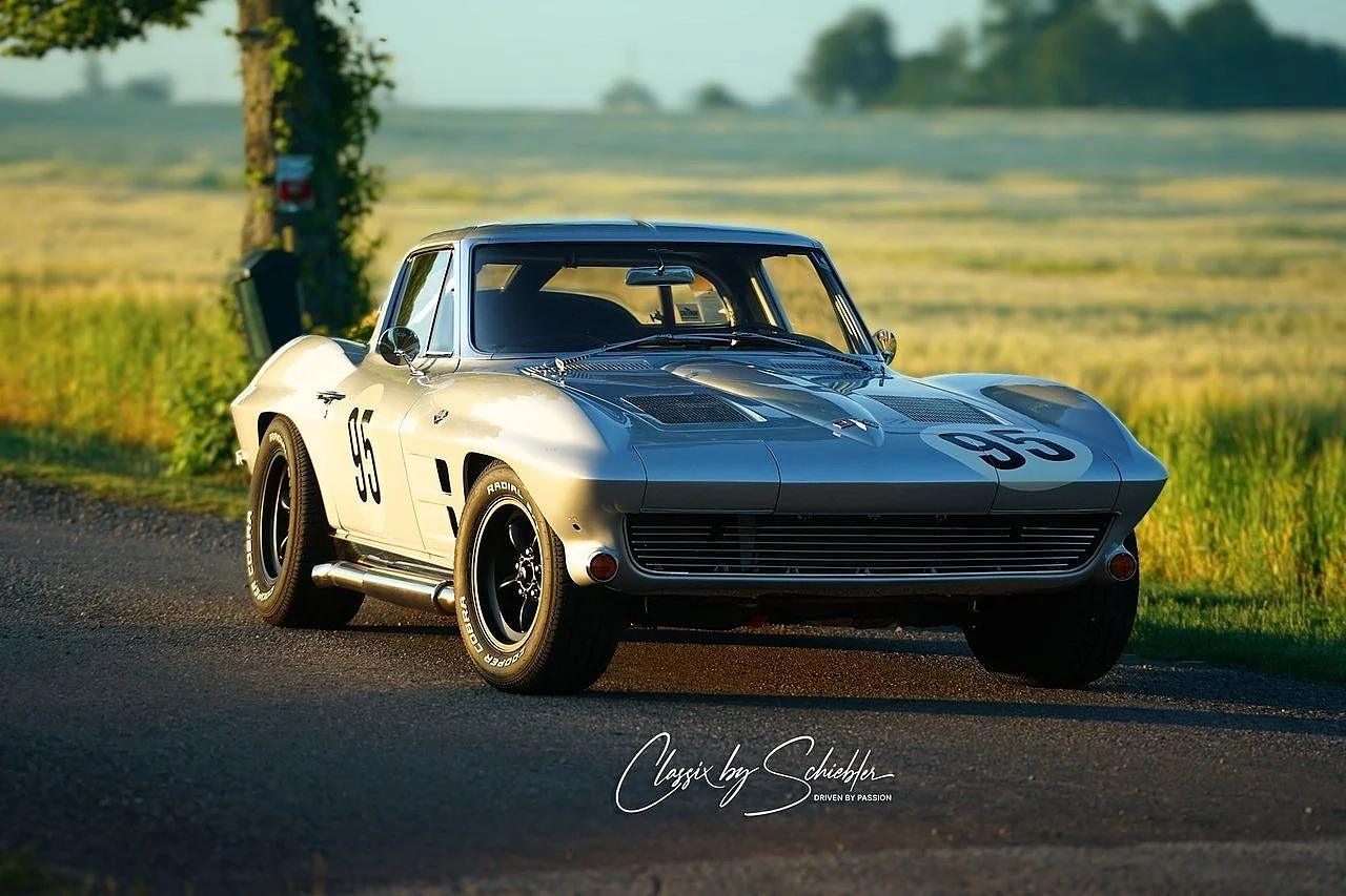 Bild von 1963 Chevrolet Corvette (2)