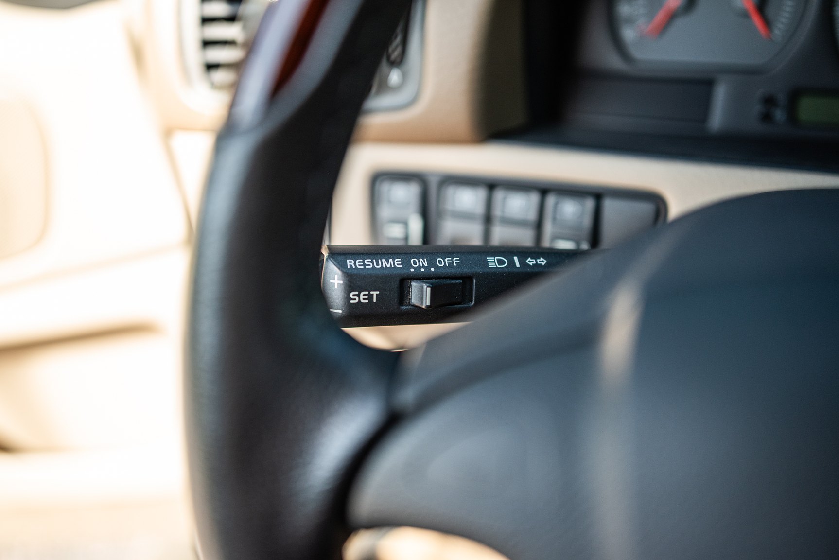 Interior image of 2000 Volvo V70 XC 2.4 T AWD 