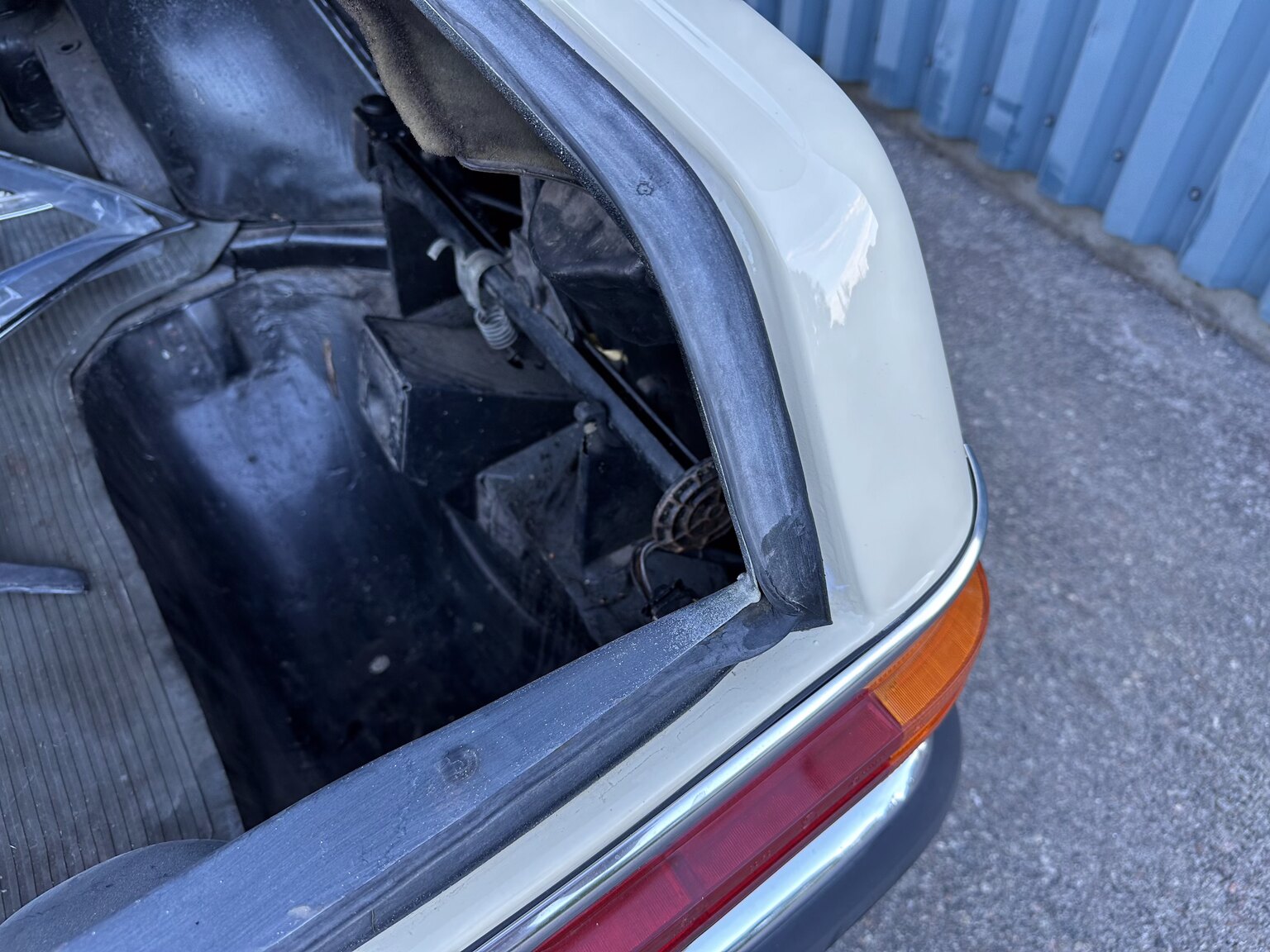 Interiörbild 1974 Mercedes Benz 230.6