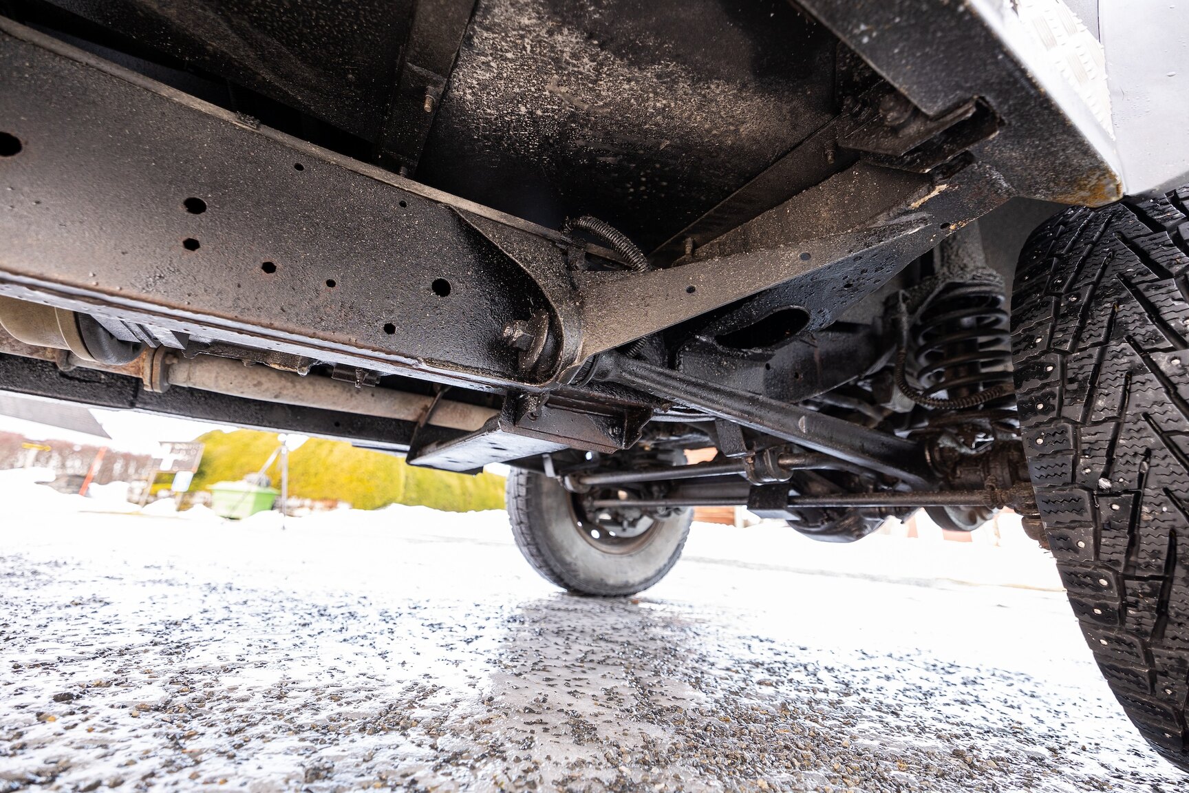 Image of 2000 Land Rover Defender 130 mechanics