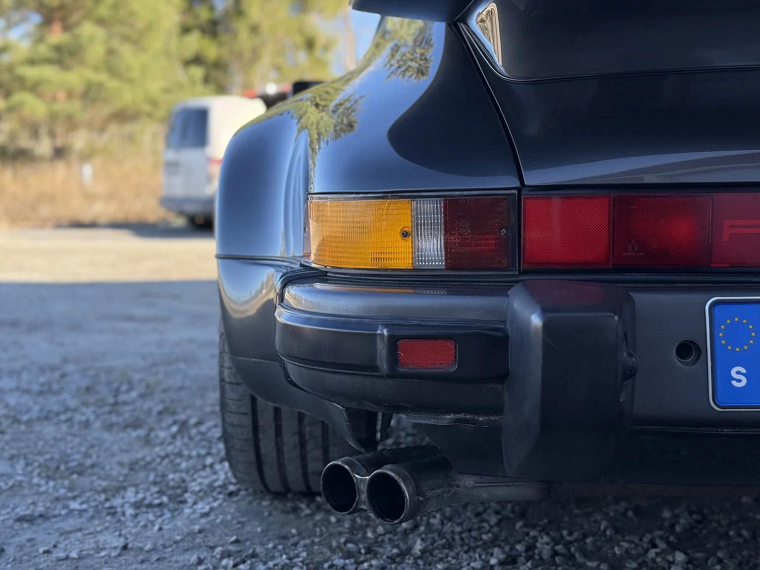 Exteriörbild på 1989 Porsche 911 / 930 3.3 Turbo 5-speed (22)