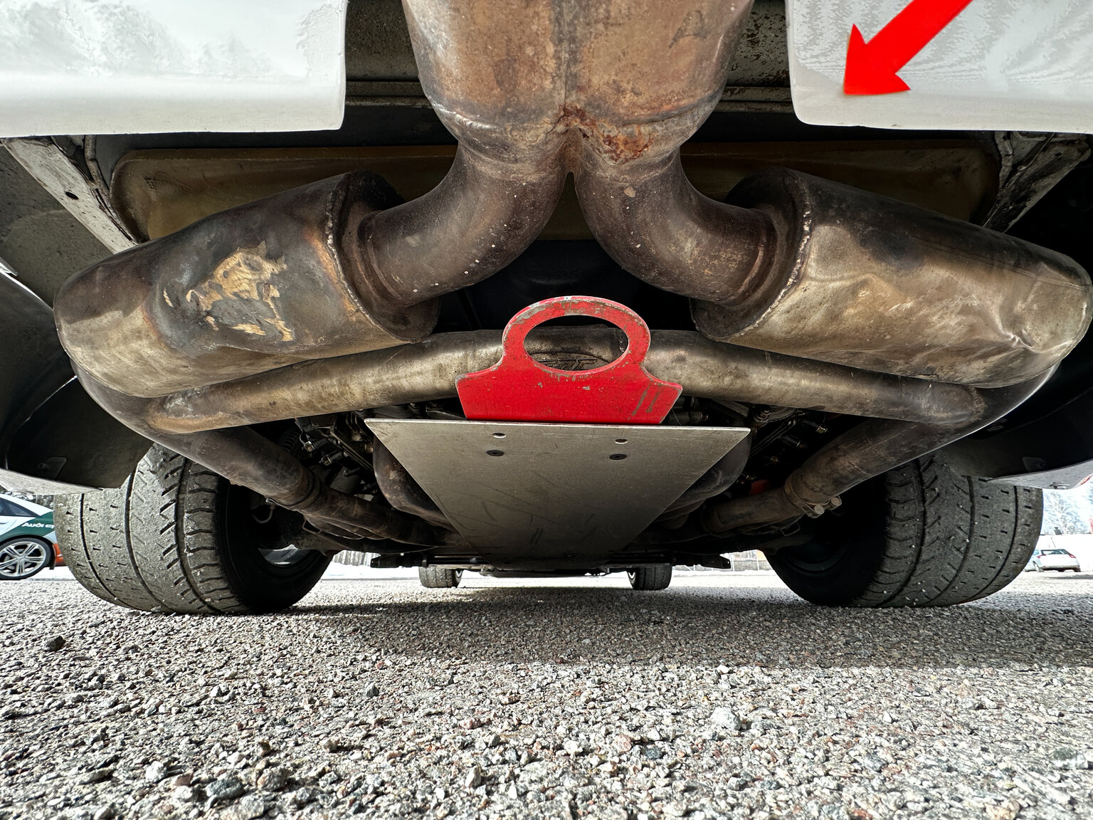 Image of 1977 Porsche 911 RSR Rallycar mechanics