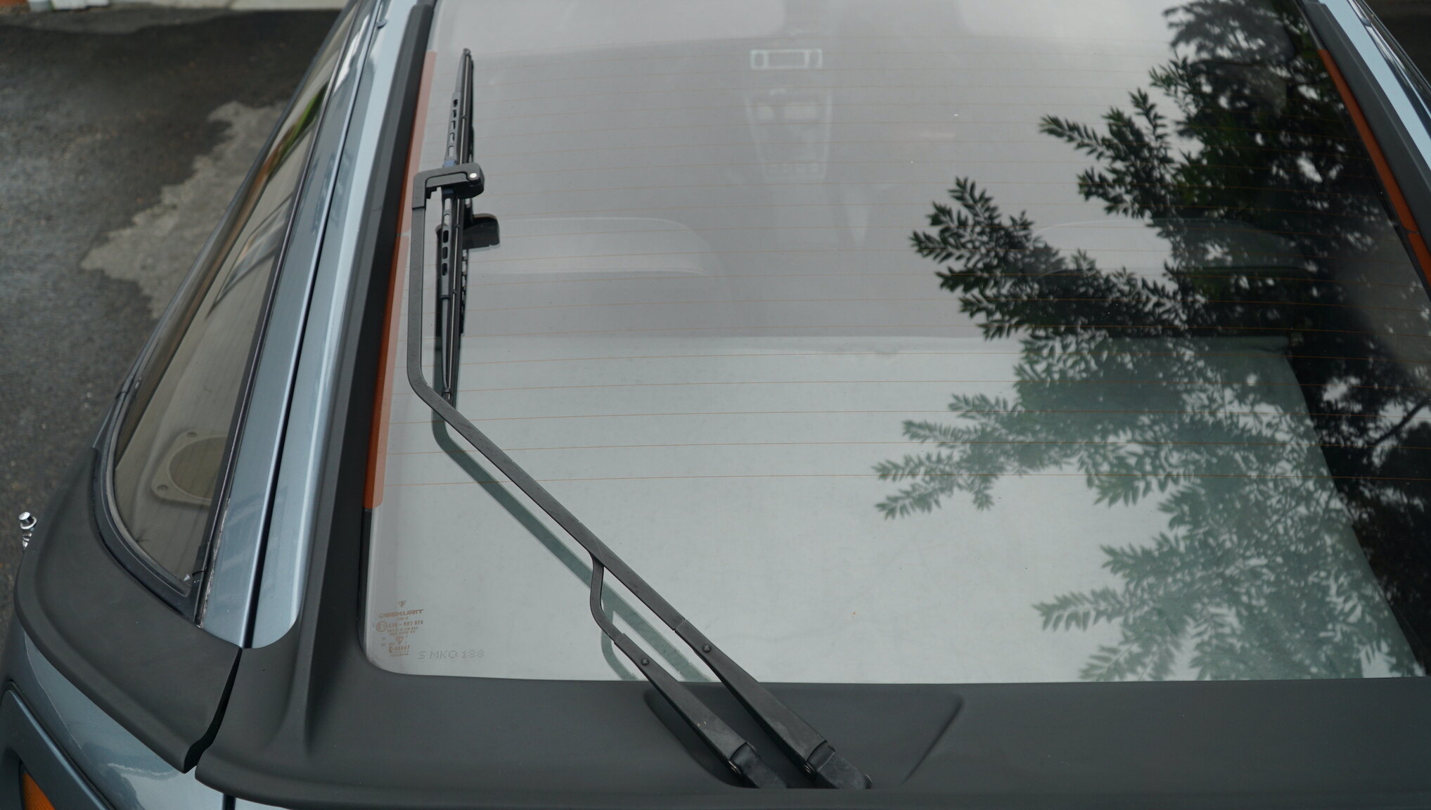 Exterior image of 1983 Porsche 928S (71)