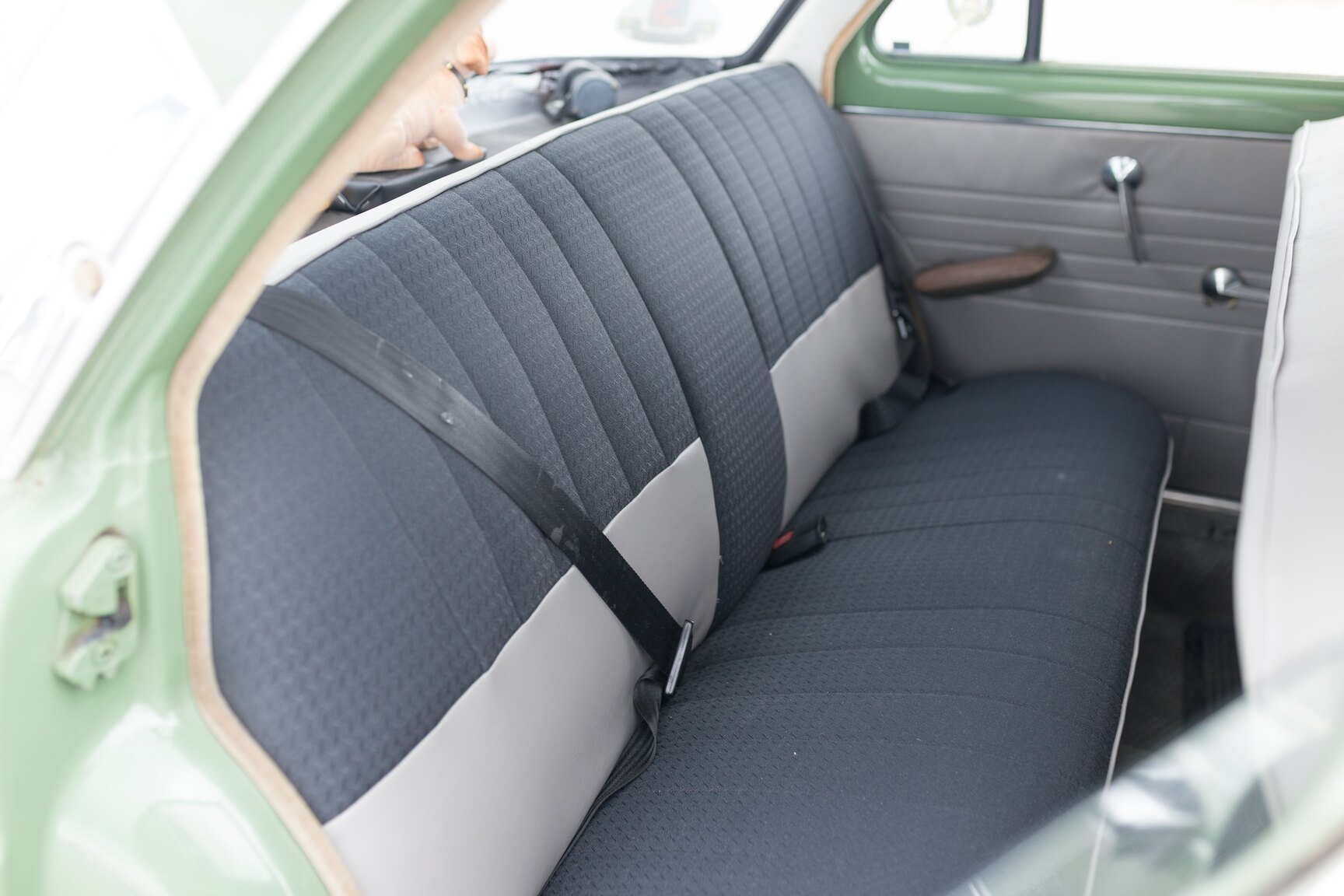 Interior image of 1959 Ford Consul (12)