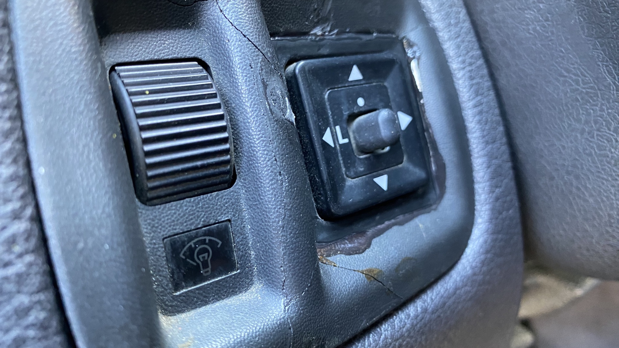 Interior image of 1992 Dodge Stealth (30)