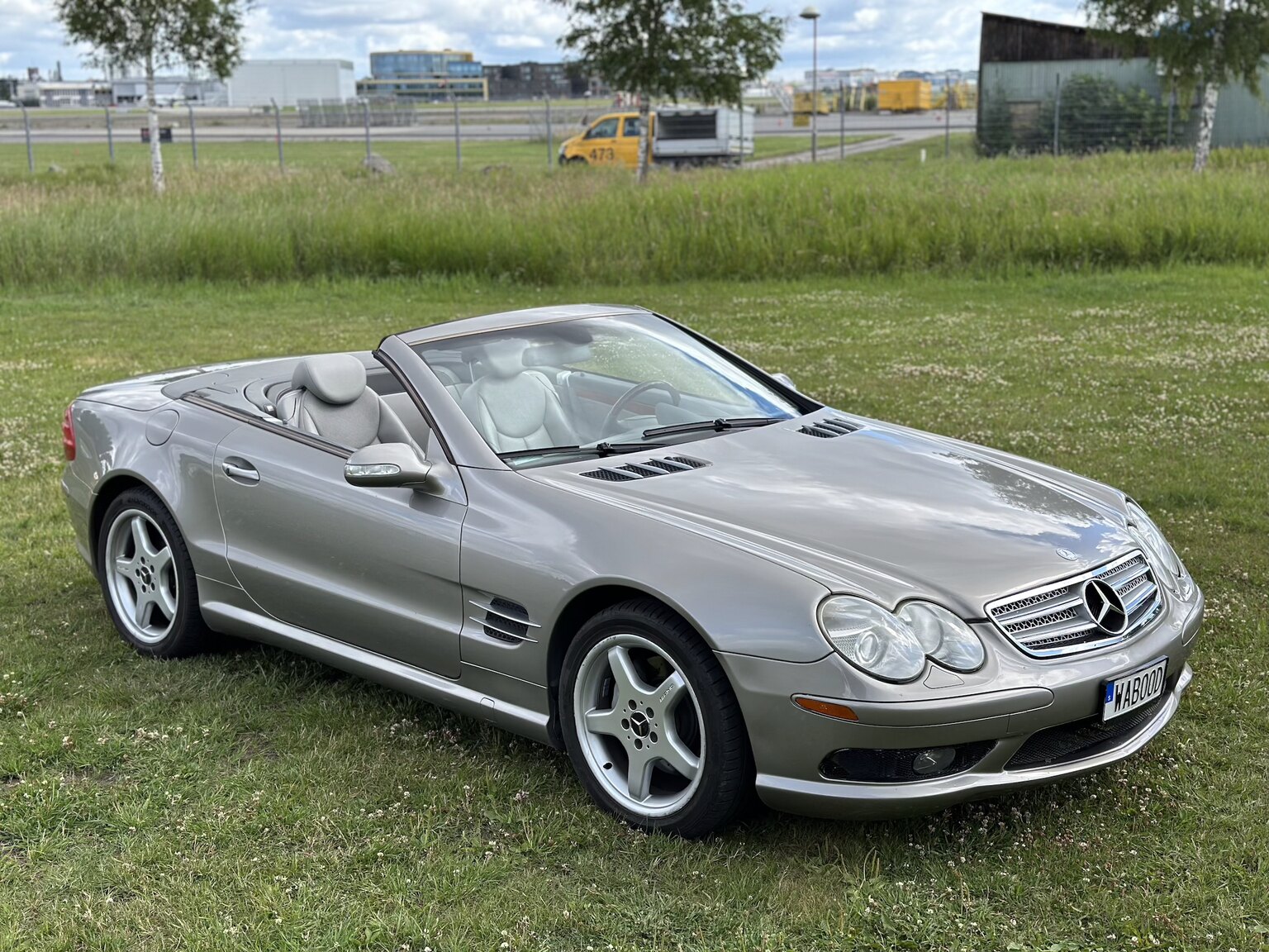 Exteriörbild på 2003 Mercedes Benz SL 500