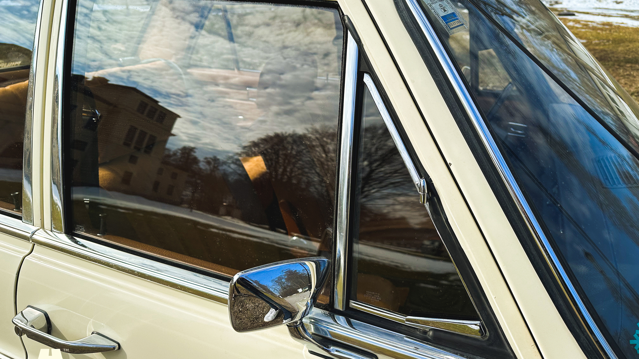Exteriörbild på 1972 Mercedes-Benz 200