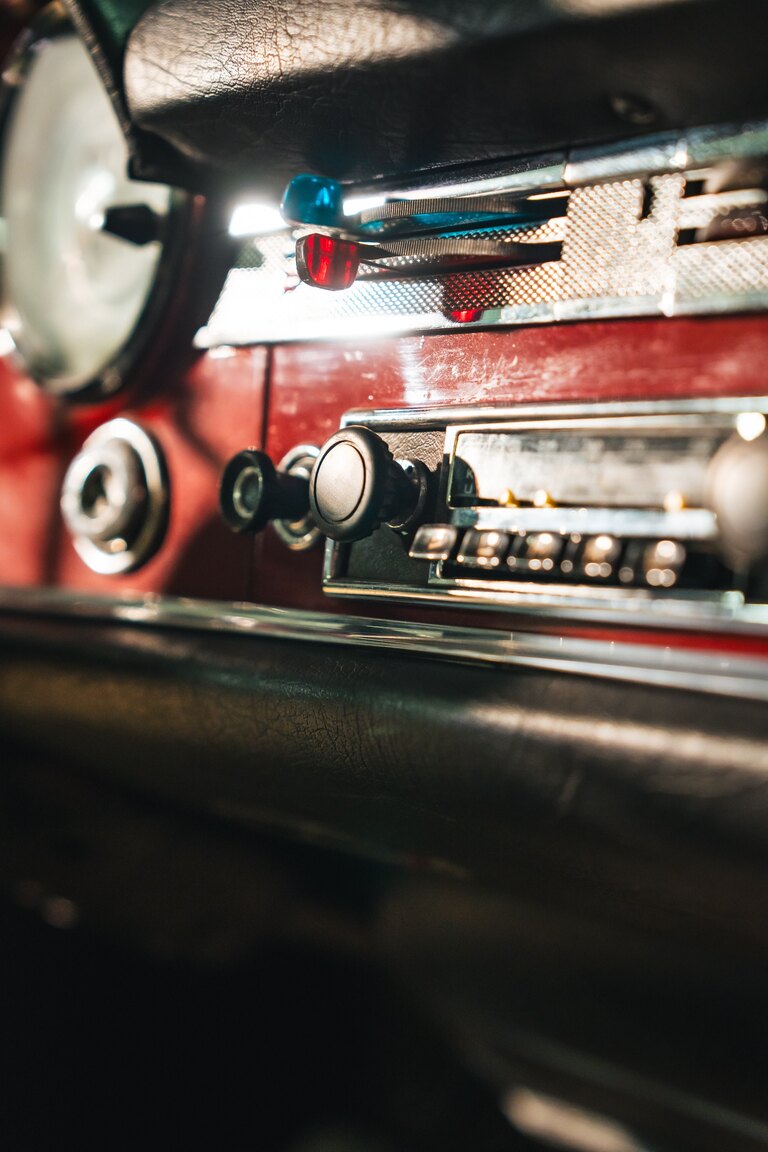 Innenraumfoto von 1966 Mercedes-Benz 230 SL 