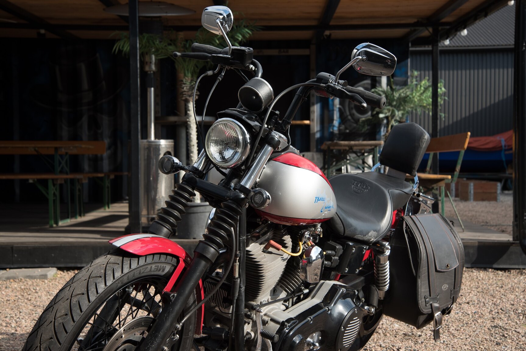 Exterior image of 2003 Harley Davidson Dyna Super Glide