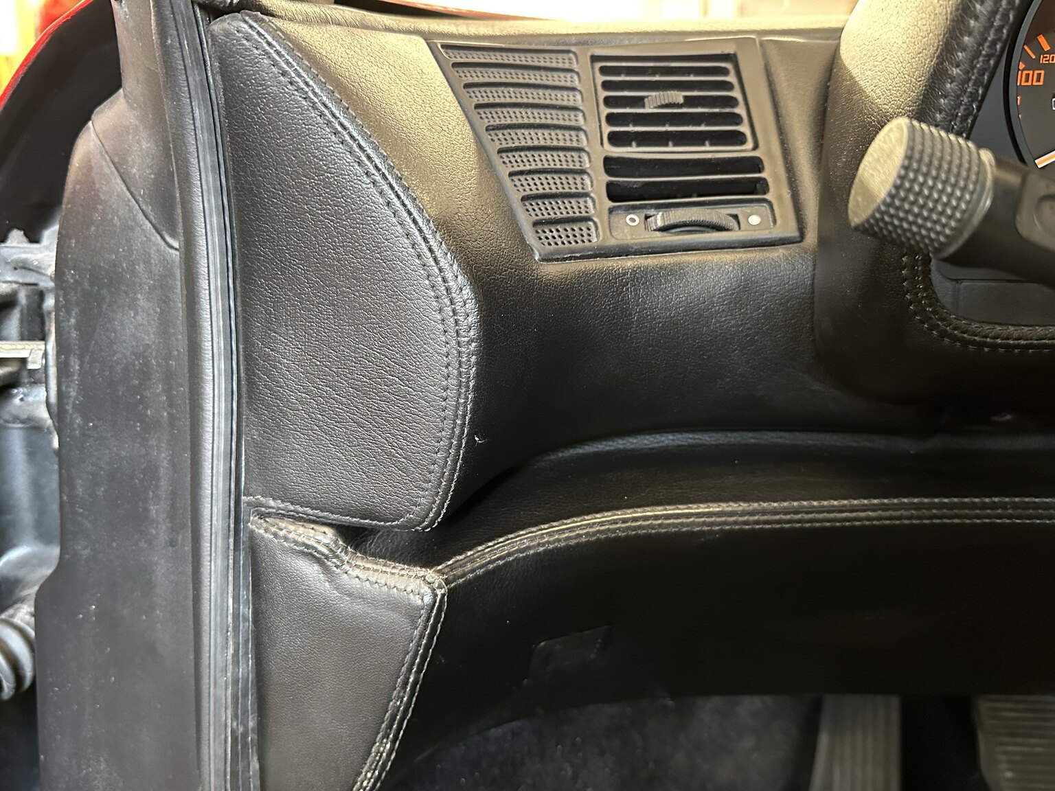 Interiörbild 1990 Ferrari 348 (23)