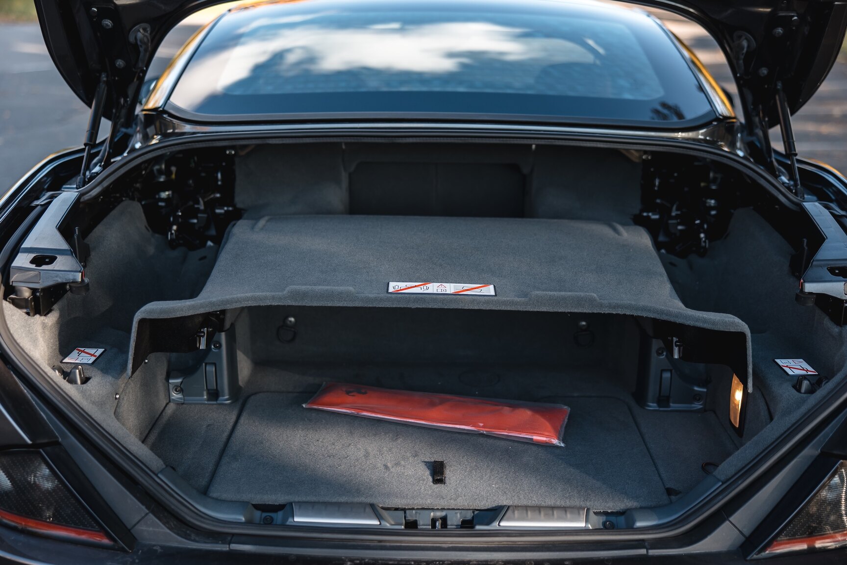 Interior image of 2011 Ferrari California 