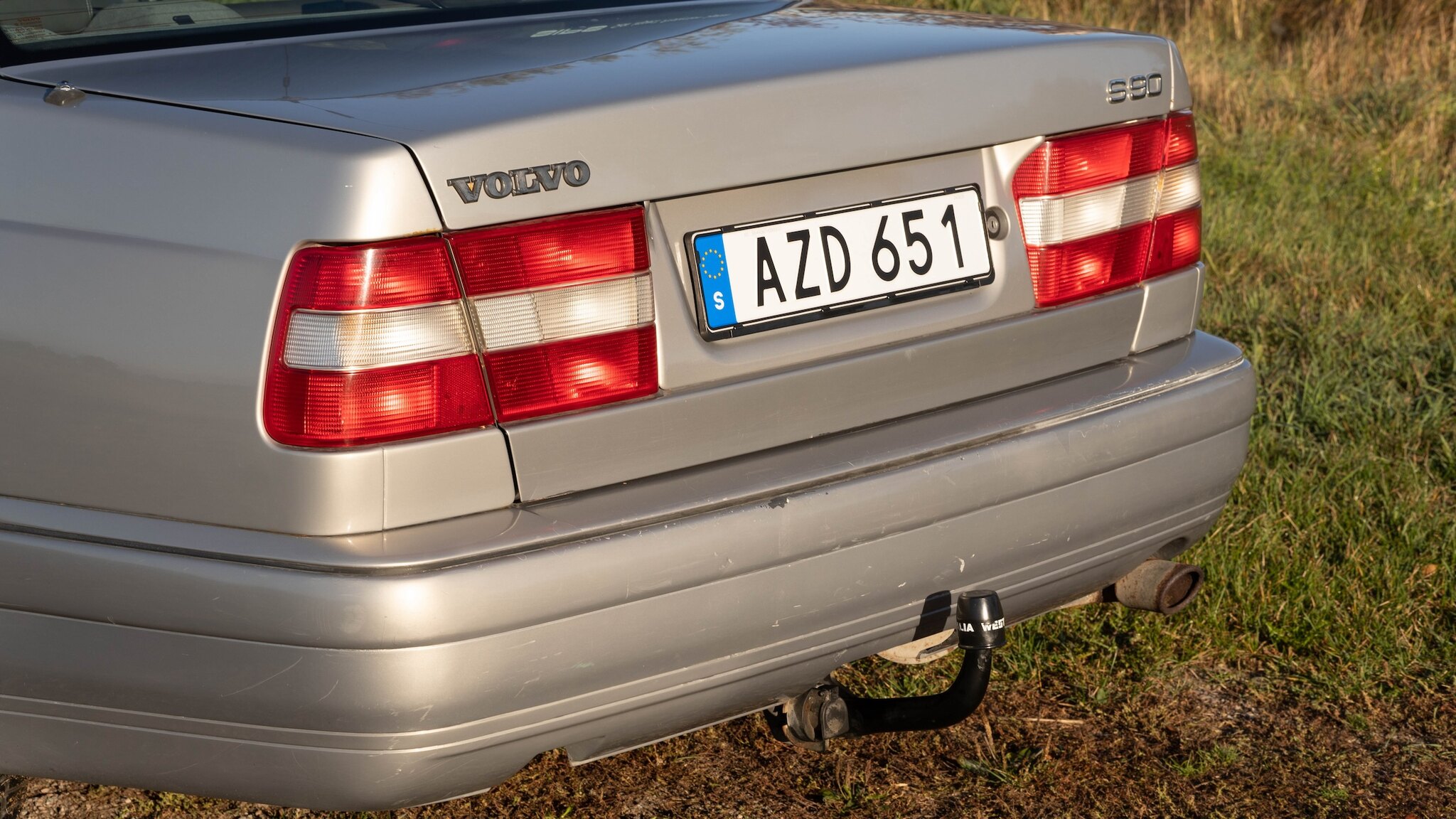 Exterior image of 1996 VOLVO 960 Executive