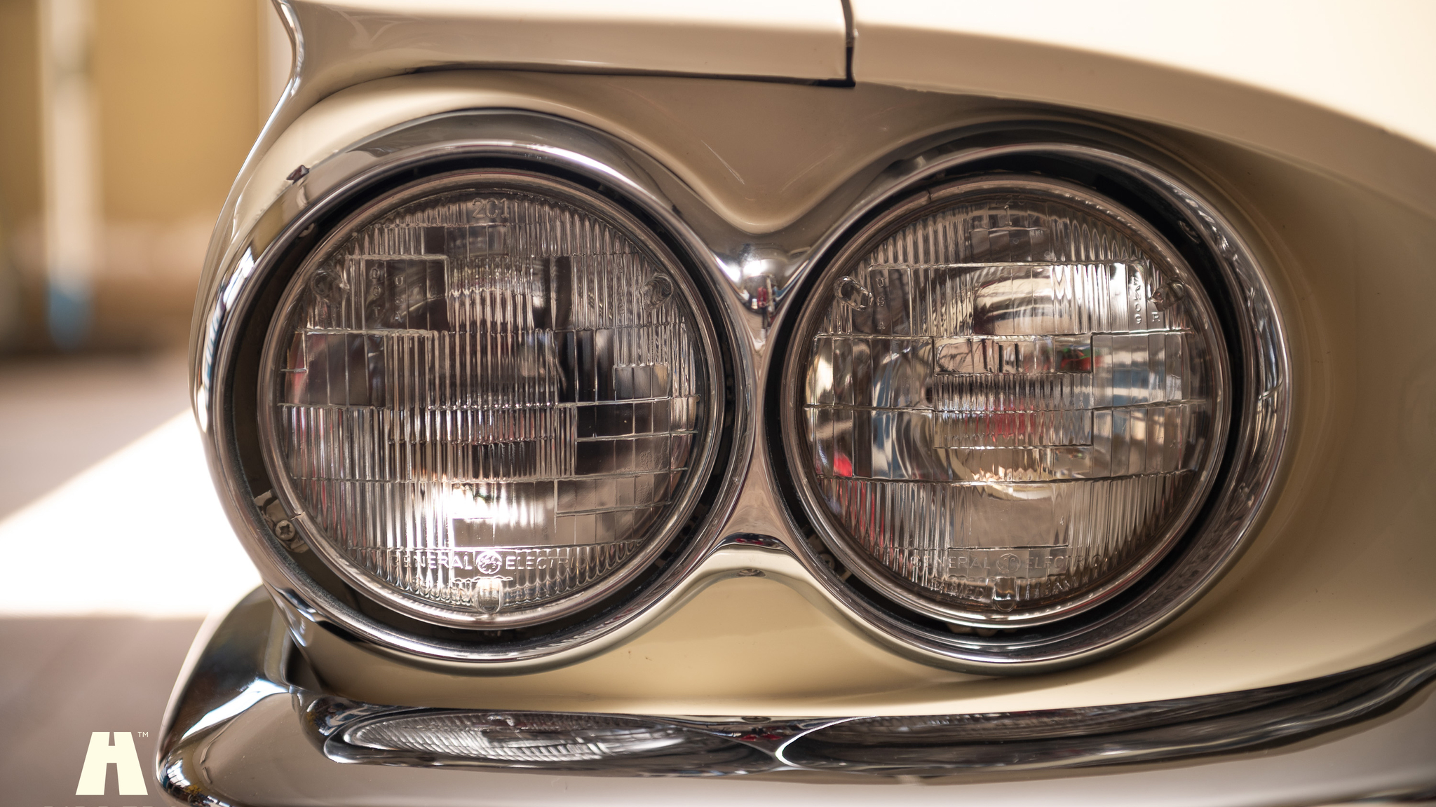 Exterior image of 1964 Ford Thunderbird 6.4 HT (34)