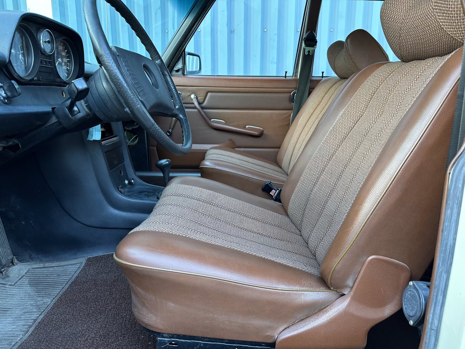 Interiörbild 1974 Mercedes Benz 230.6