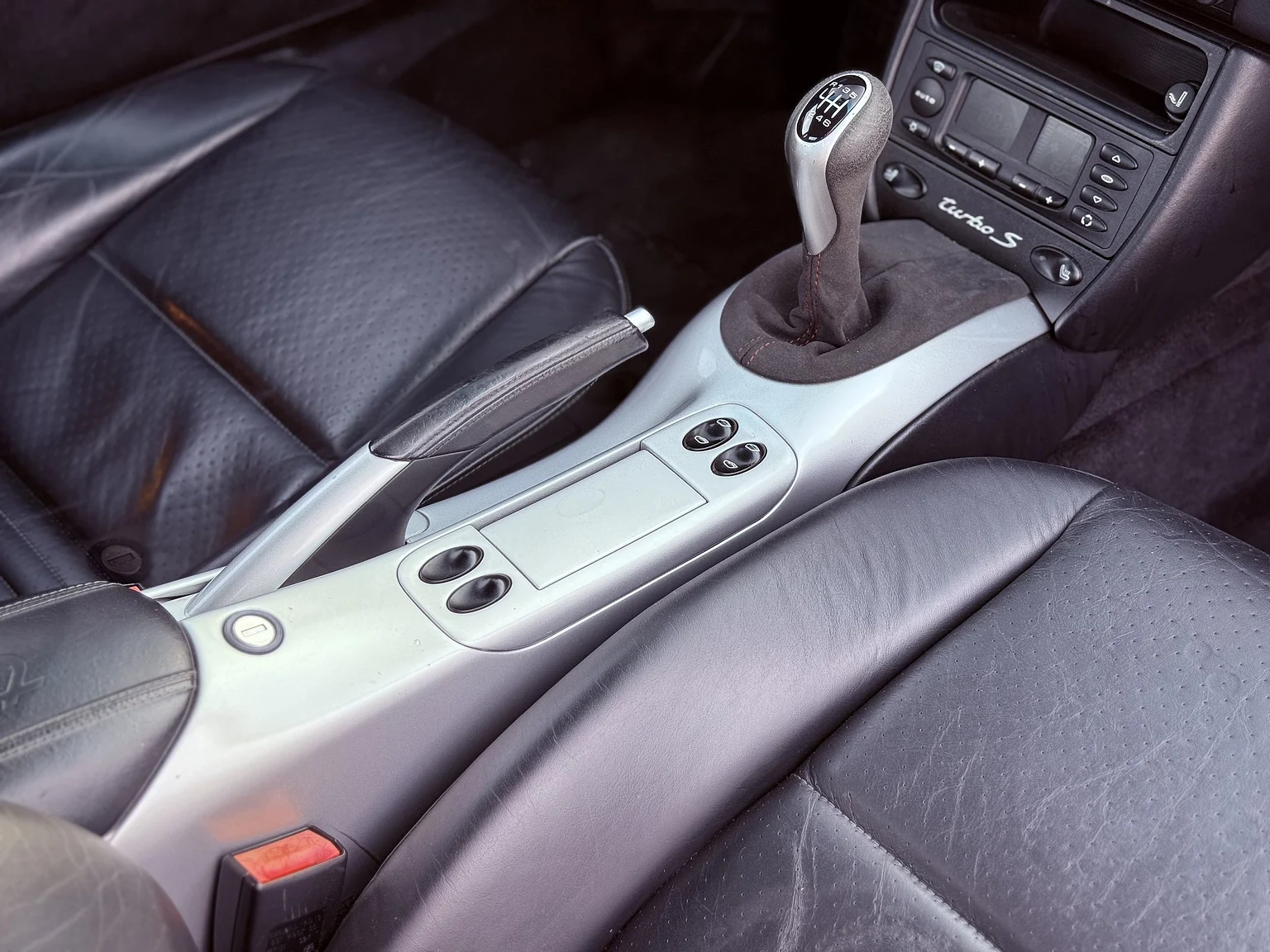 Innenraumfoto von 2005 Porsche 996 Turbo S (34)